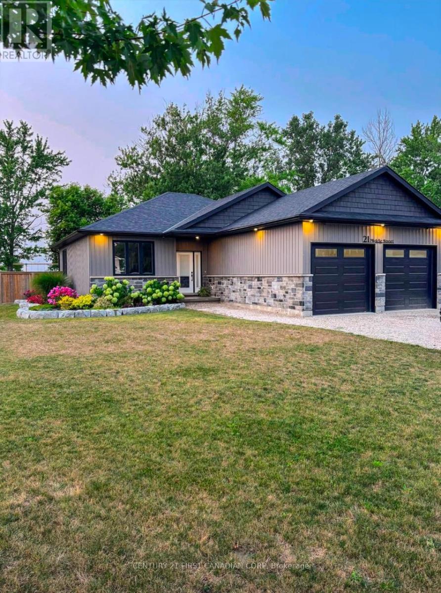 21 MIDDLE STREET, South Huron (Stephen)