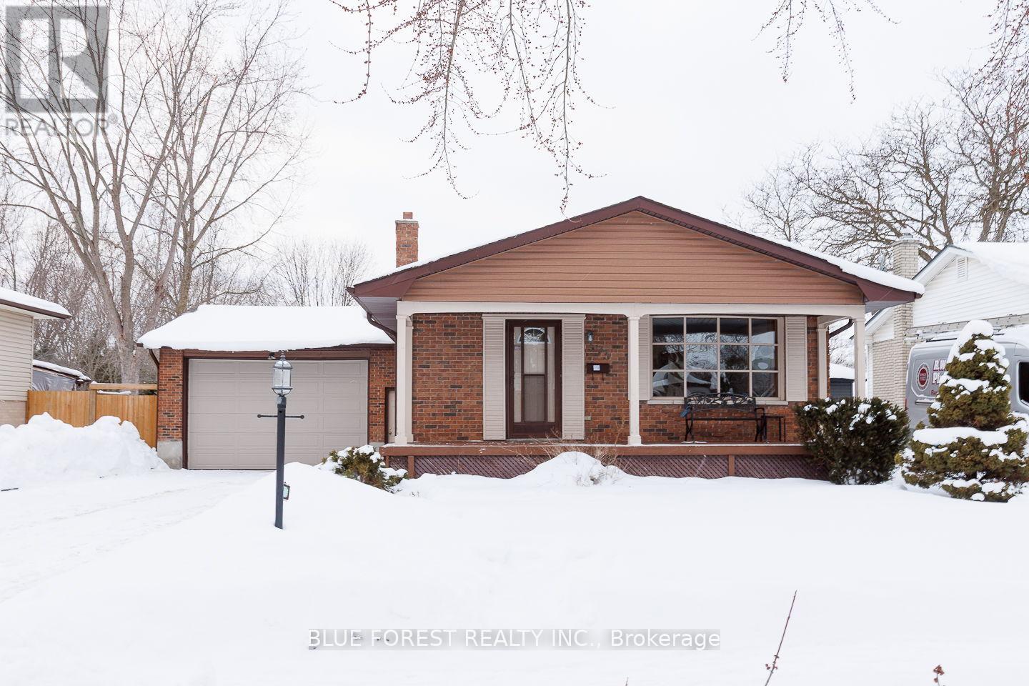 373 BASE LINE ROAD W, London South (South D)