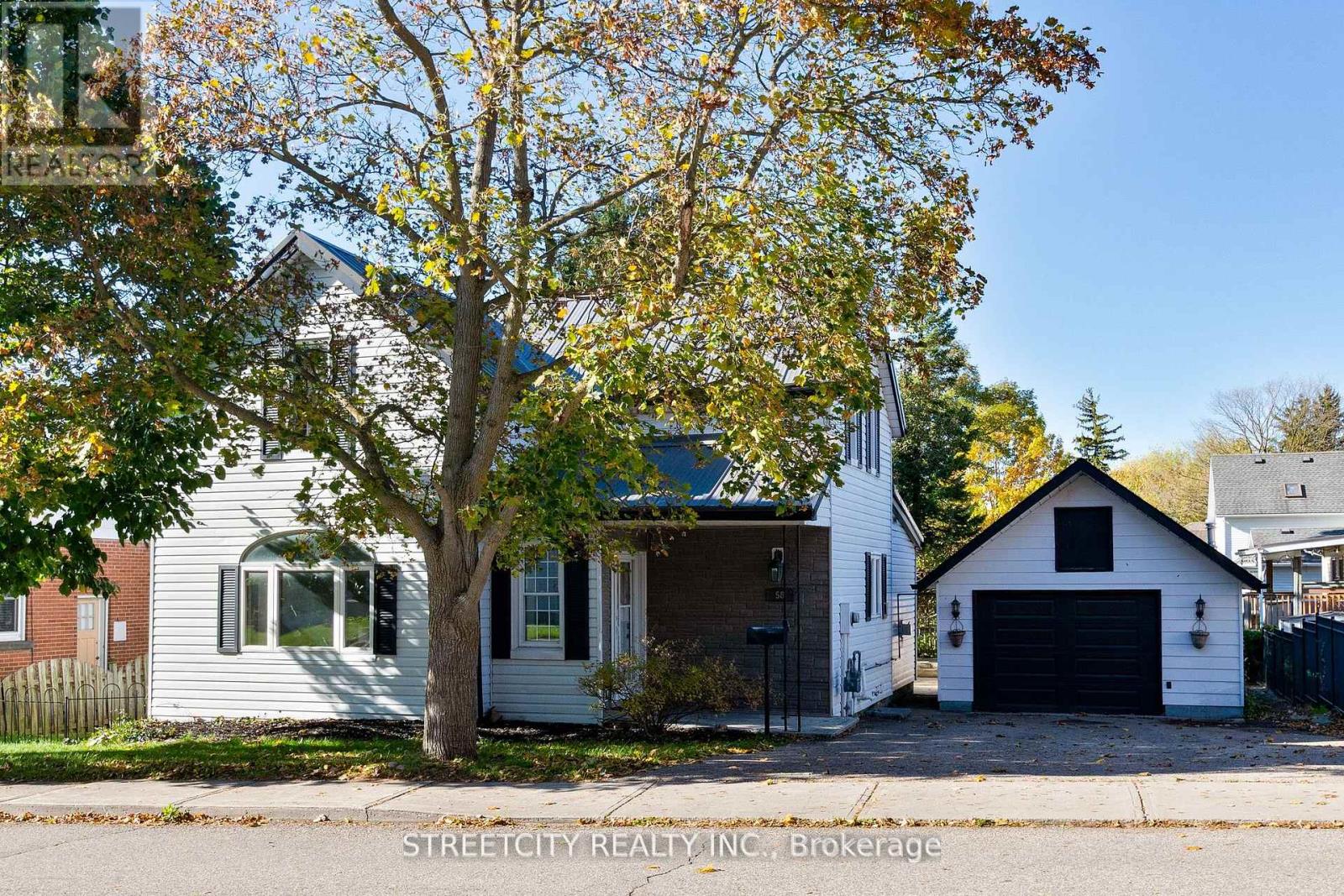 58 NORWICH AVENUE, Woodstock (Woodstock - South)