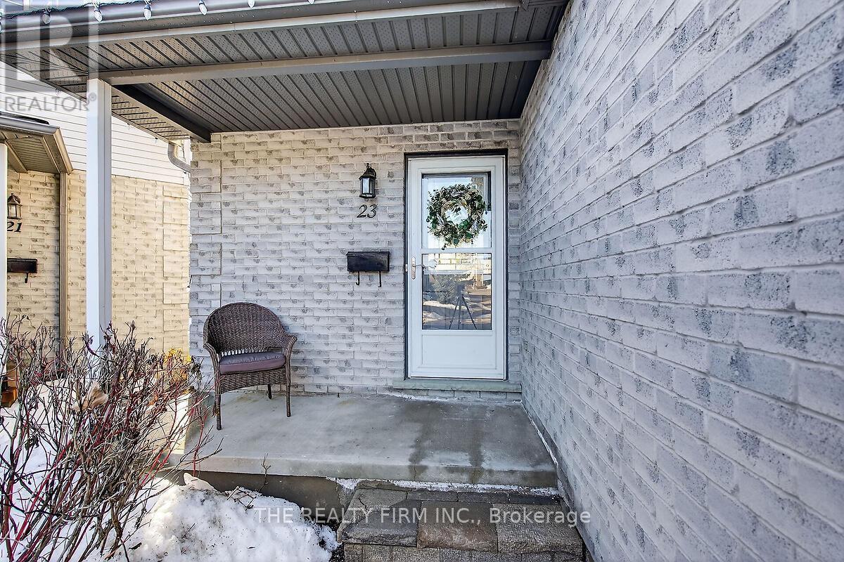 23 - 767 WHARNCLIFFE ROAD S, London South (South Q)