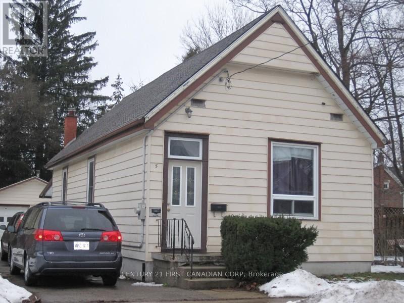 5 AUDREY AVENUE, London East (East B)