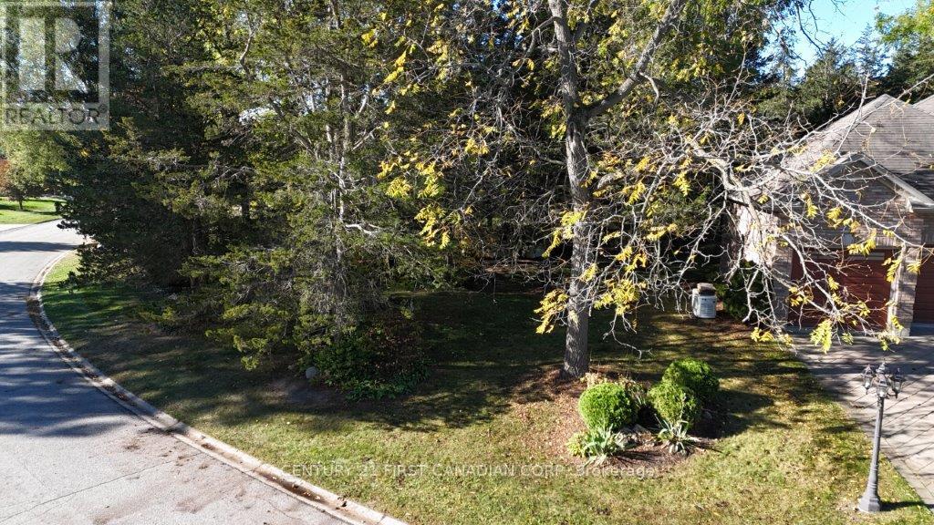 10137 MERRYWOOD DRIVE, Lambton Shores (Grand Bend)