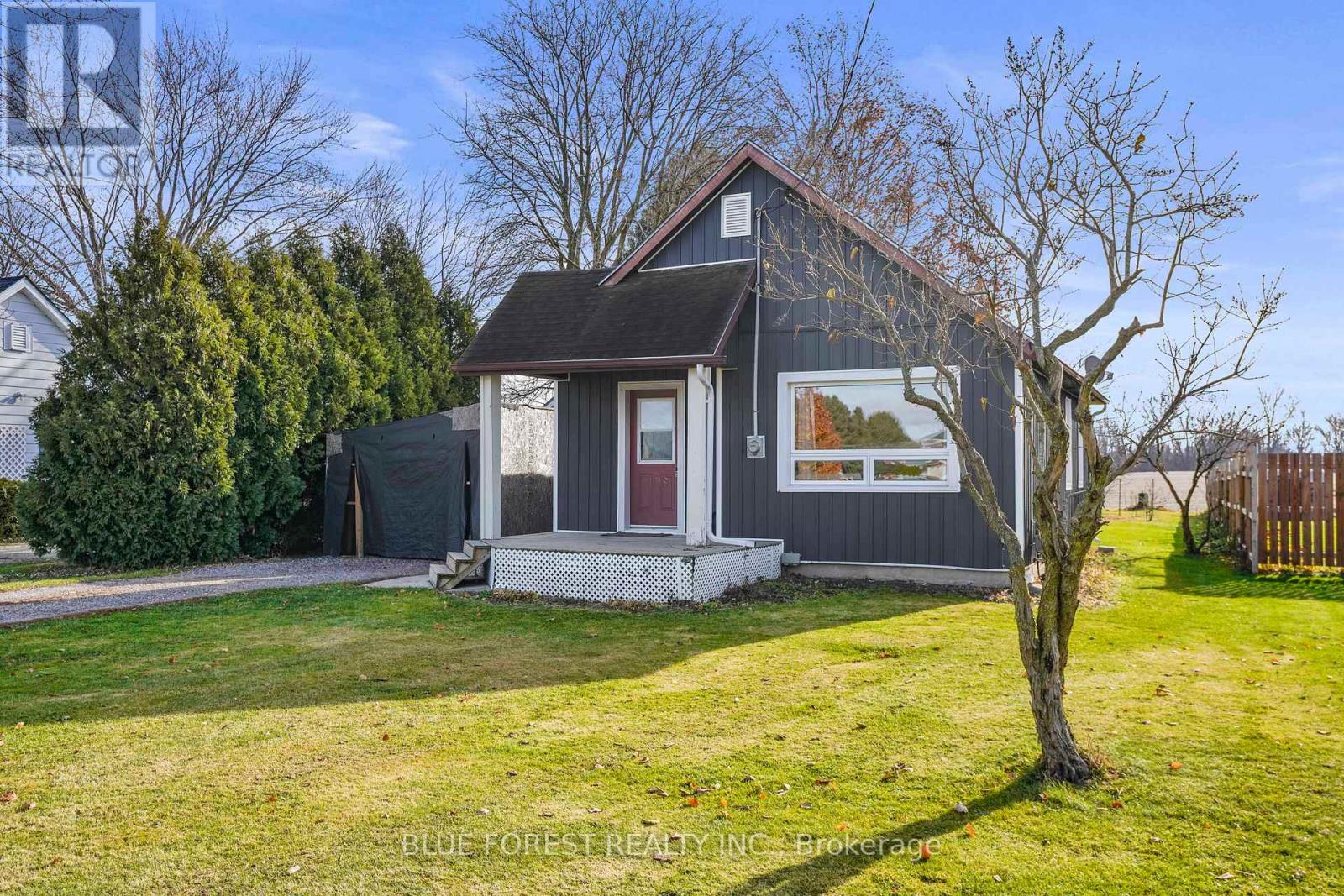 22557 QUEENS LINE, West Elgin (Rodney)