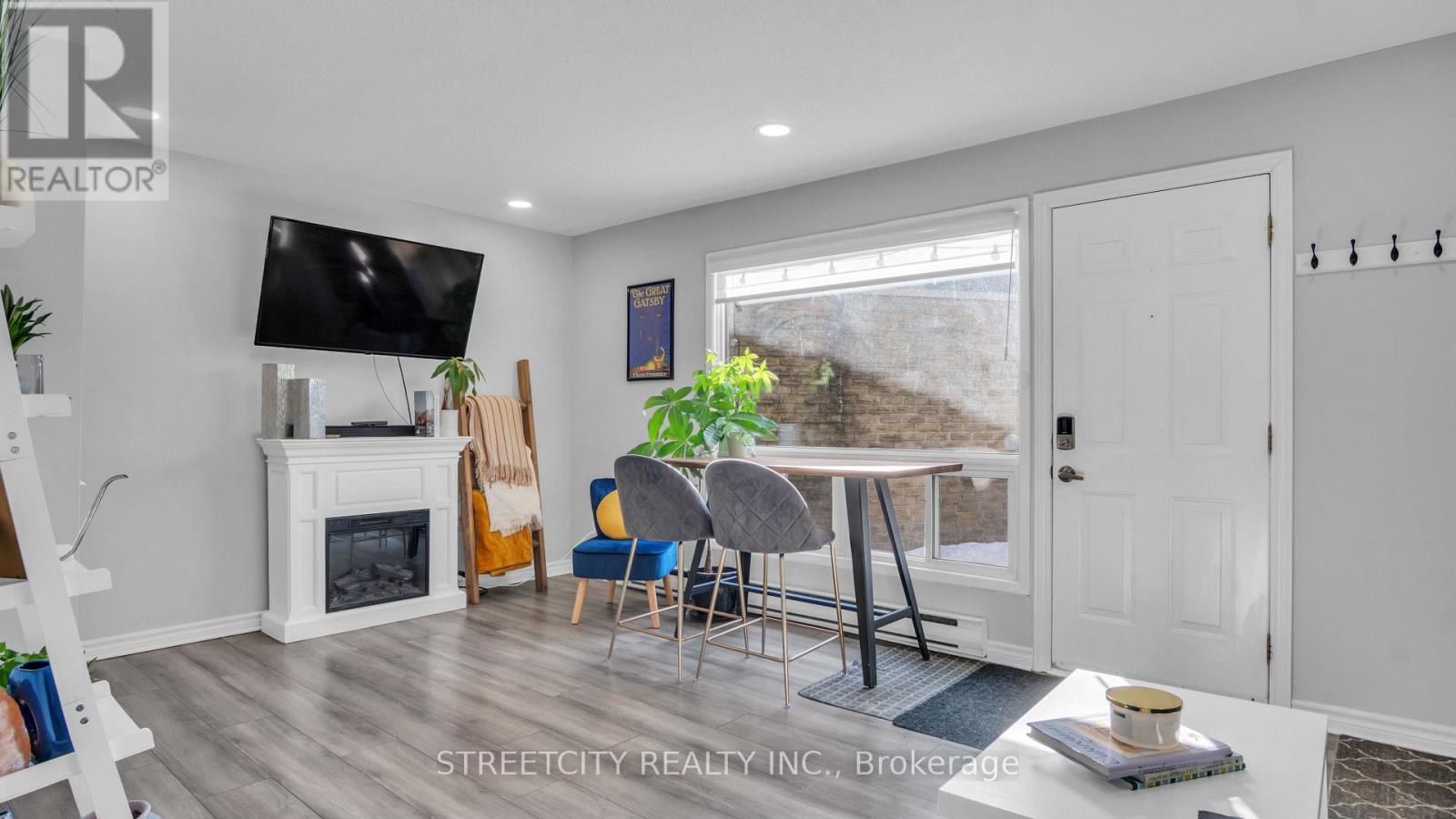 8 - 490 SOUTHDALE ROAD E, London South (South Q)