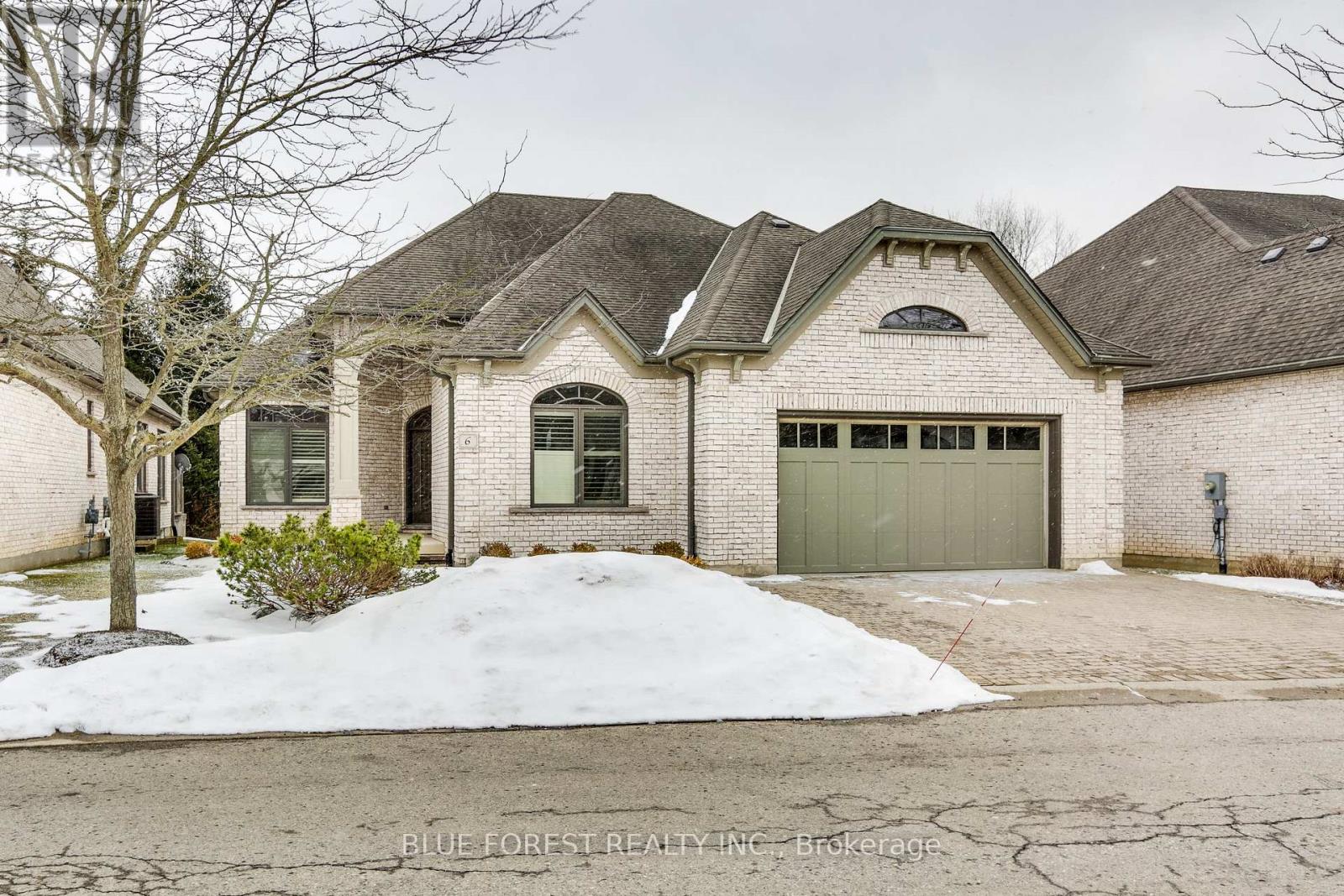 6 - 2014 VALLEYRUN BOULEVARD S, London North (North R)