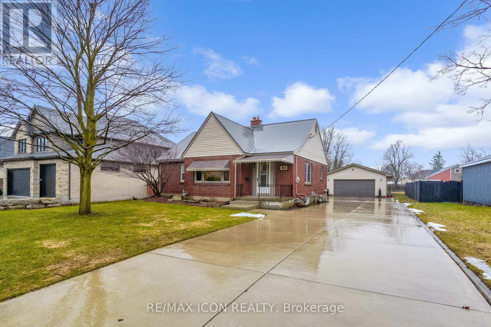 30 BROADWAY AVENUE, London South (South V)