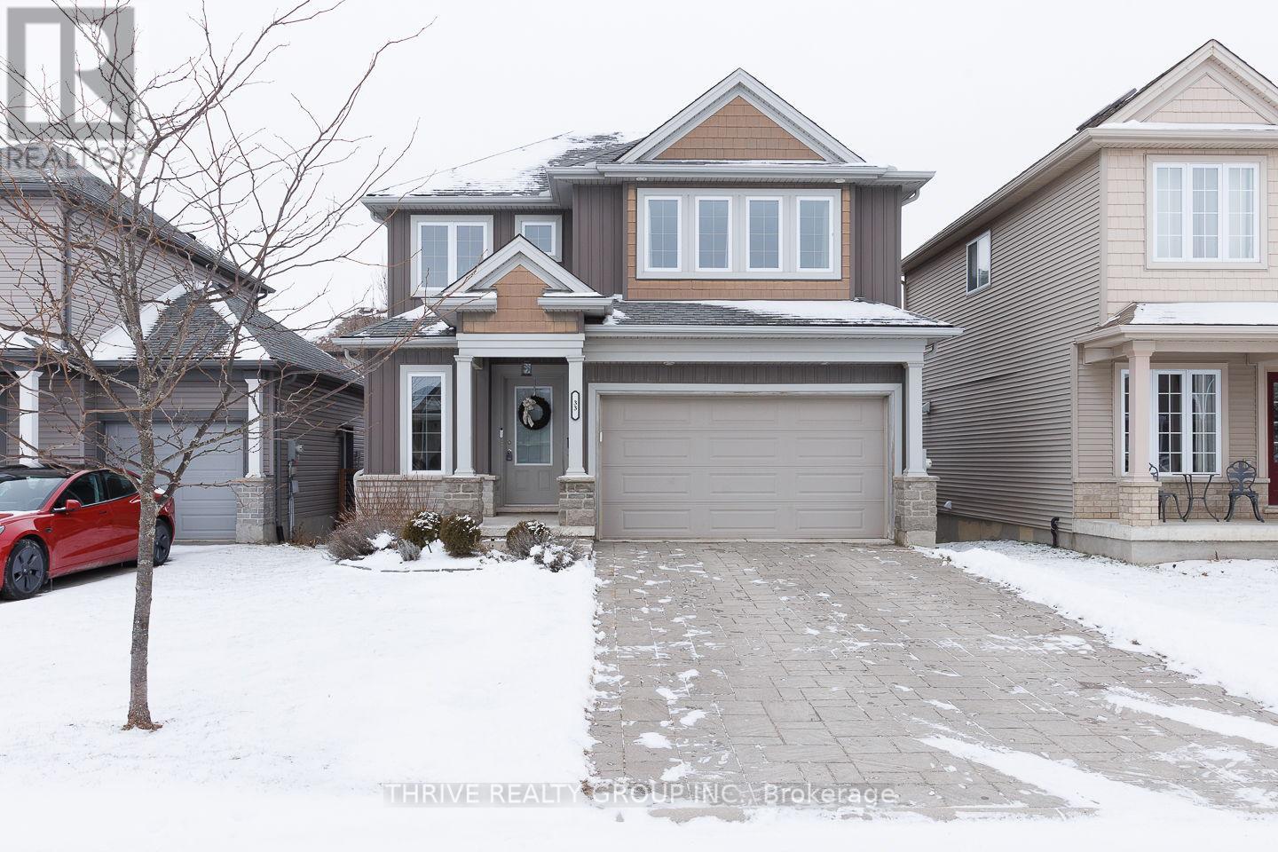 33 ABBOTT STREET, Strathroy-Caradoc (SE)