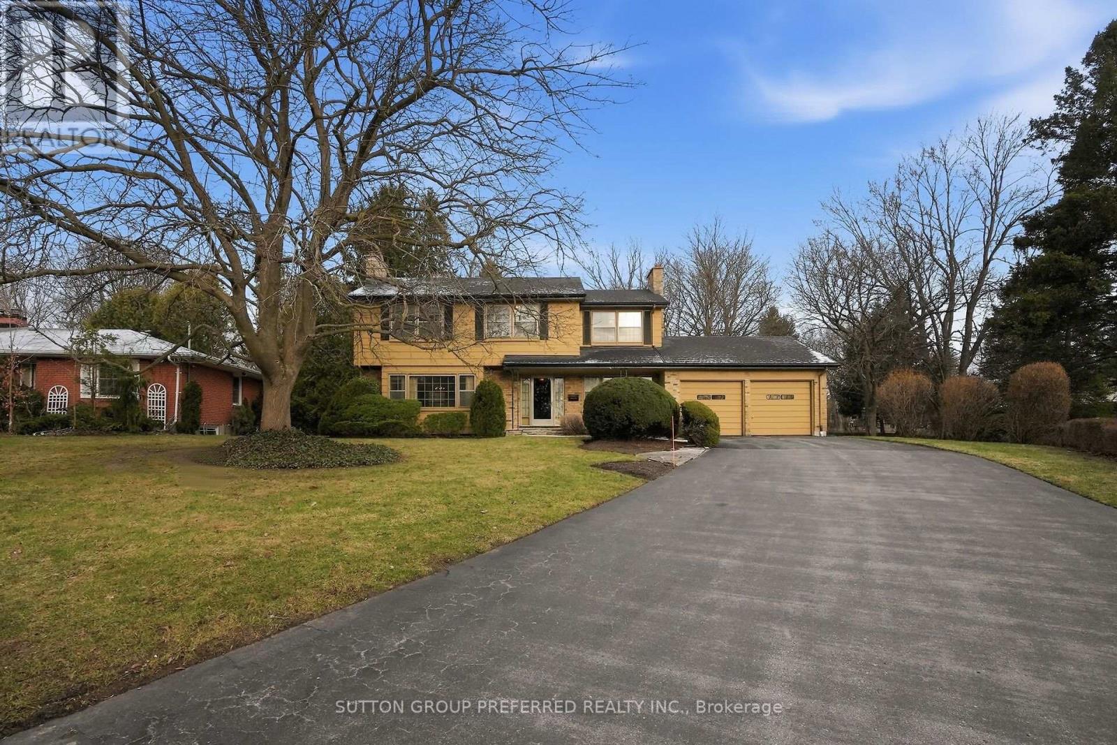 18 RUSKIN COURT, London North (North J)