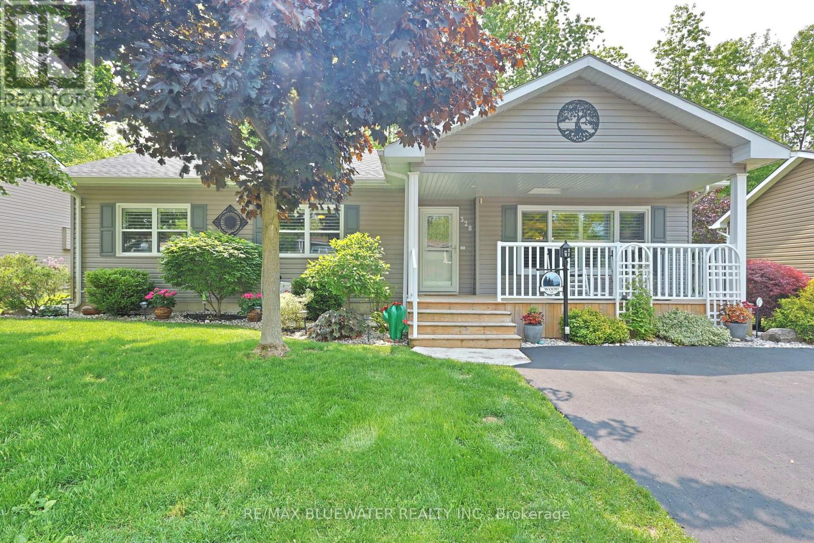 328 WYLDWOOD LANE, South Huron (Stephen)