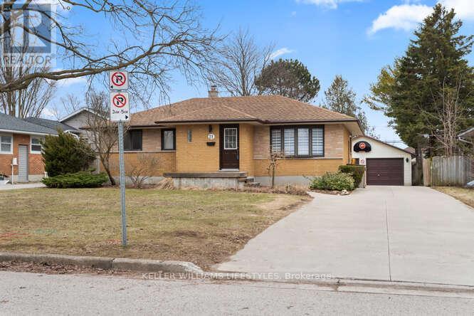 21 GOLDWICK CRESCENT, London East (East D)