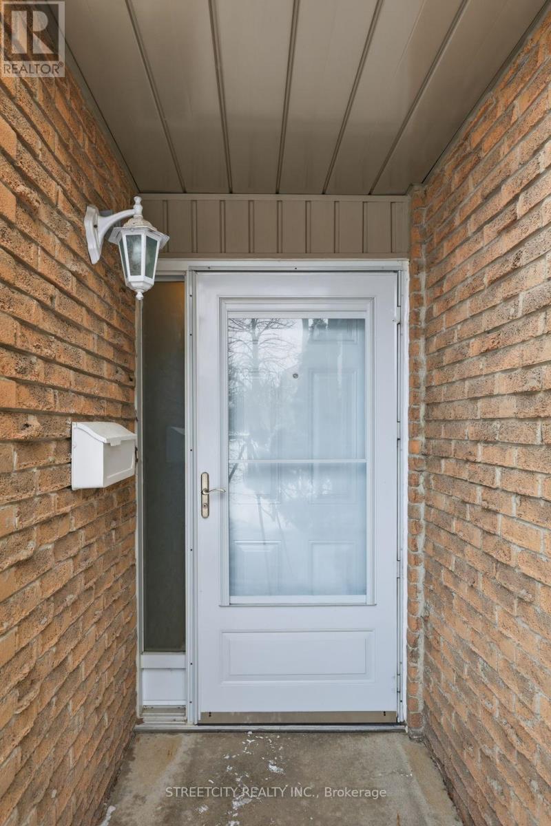 118 - 159 SANDRINGHAM CRESCENT, London South (South R)