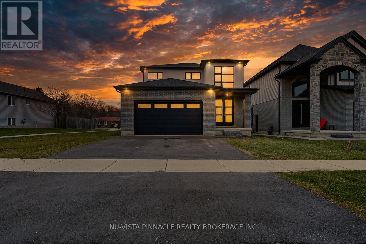 1564 BENJAMIN DRIVE, London East (East D)