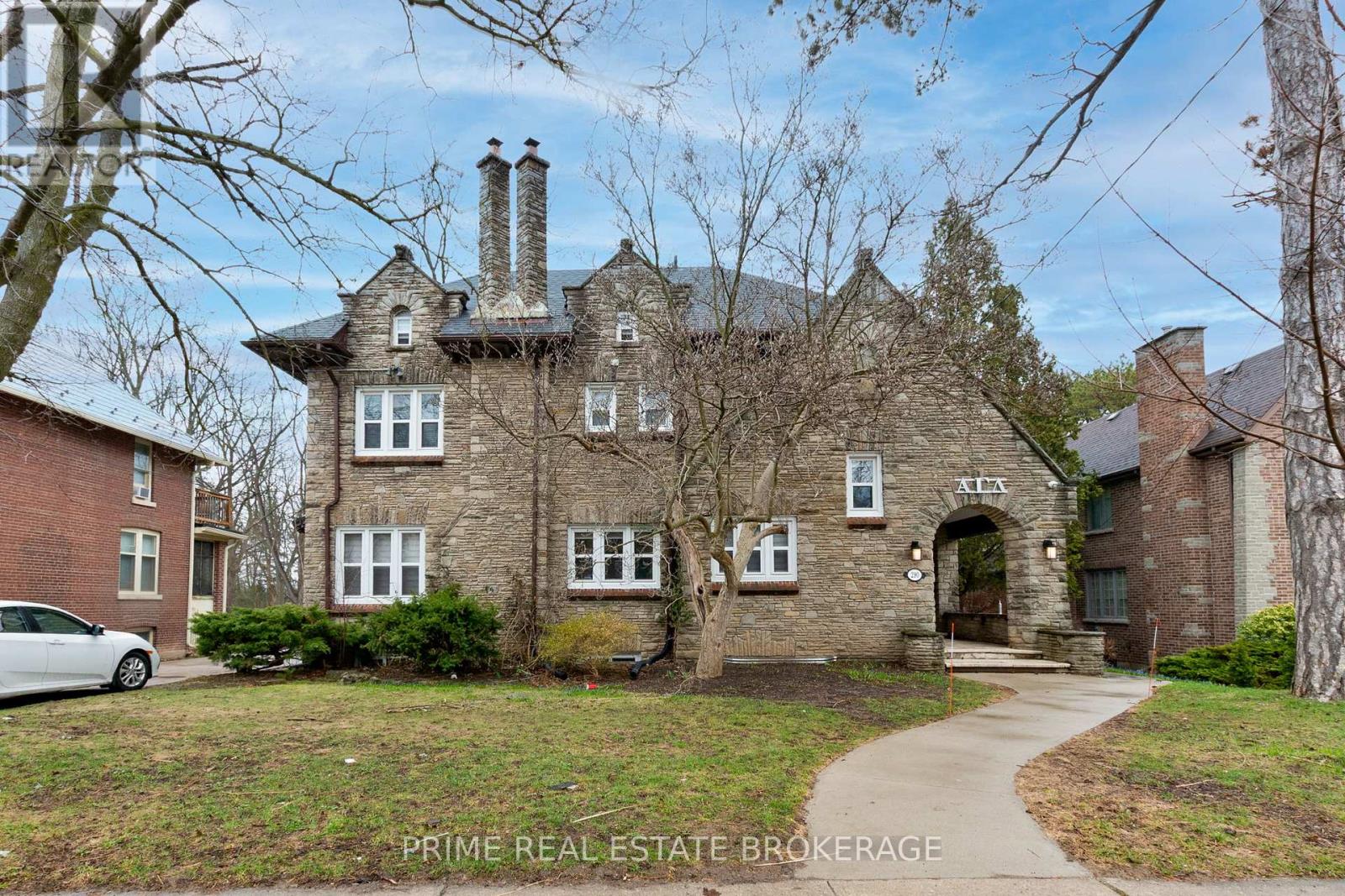 290 HURON STREET, London East (East B)