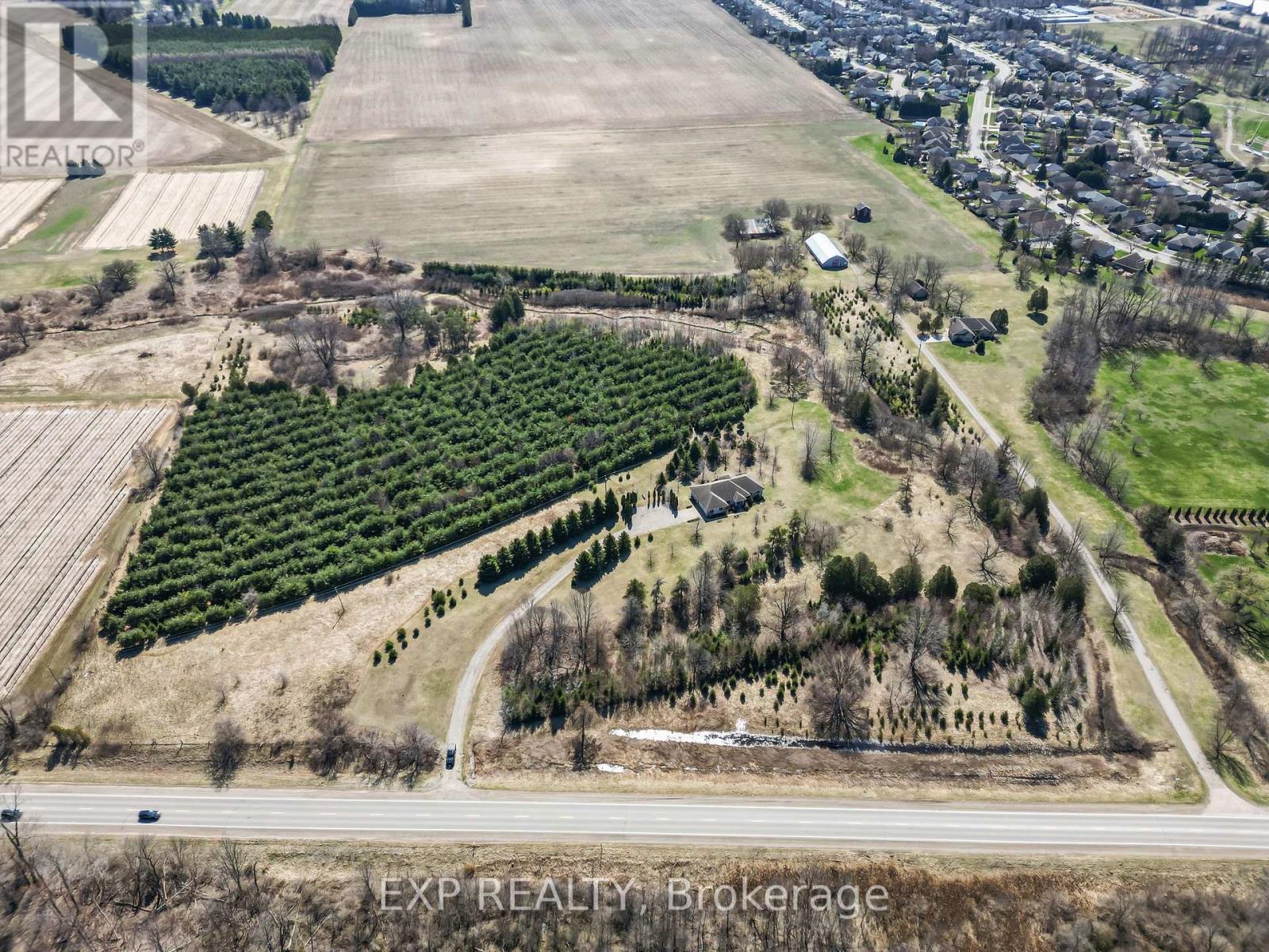 8371 HICKORY DRIVE, Strathroy-Caradoc