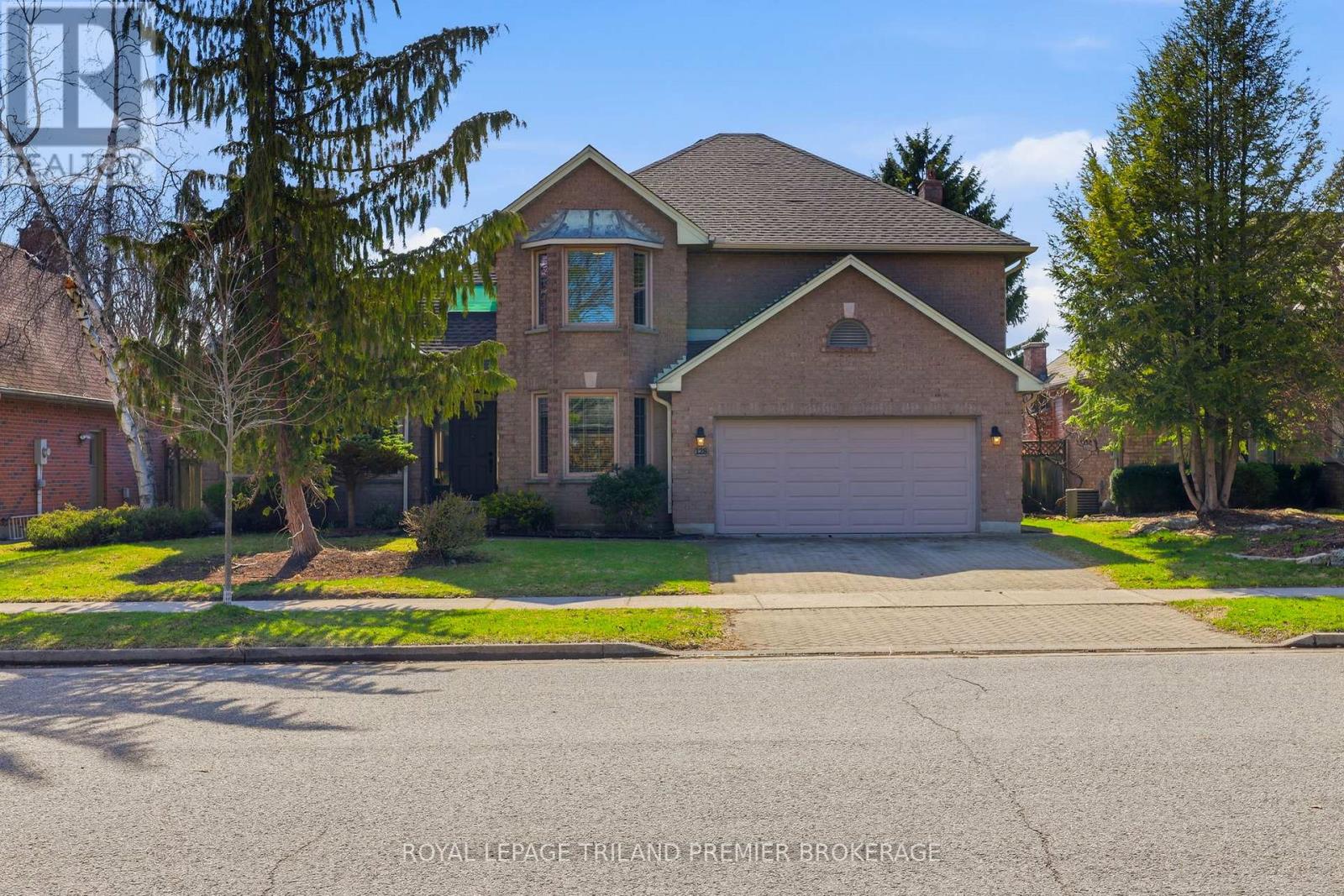 128 HARTSON ROAD, London North (North O)