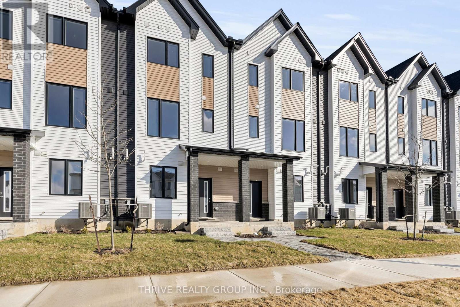 72 - 1595 CAPRI CRESCENT, London North (North S)