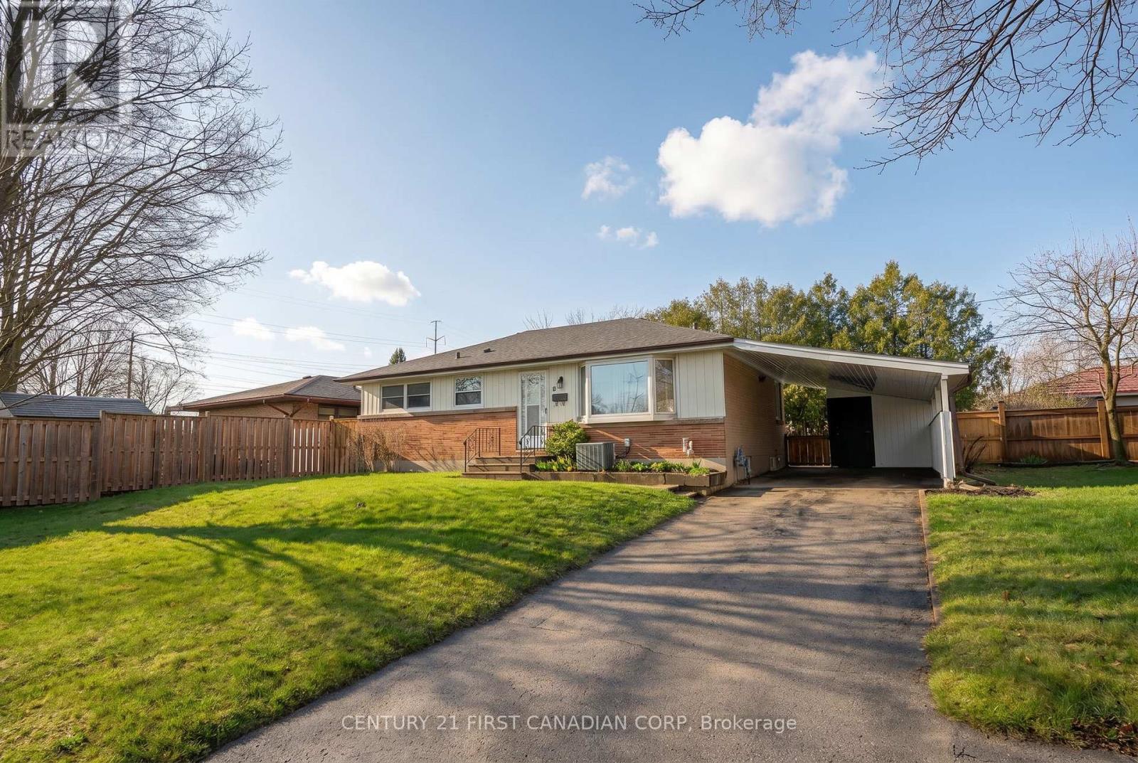 6 BRETON PARK CRESCENT, London East (East O)