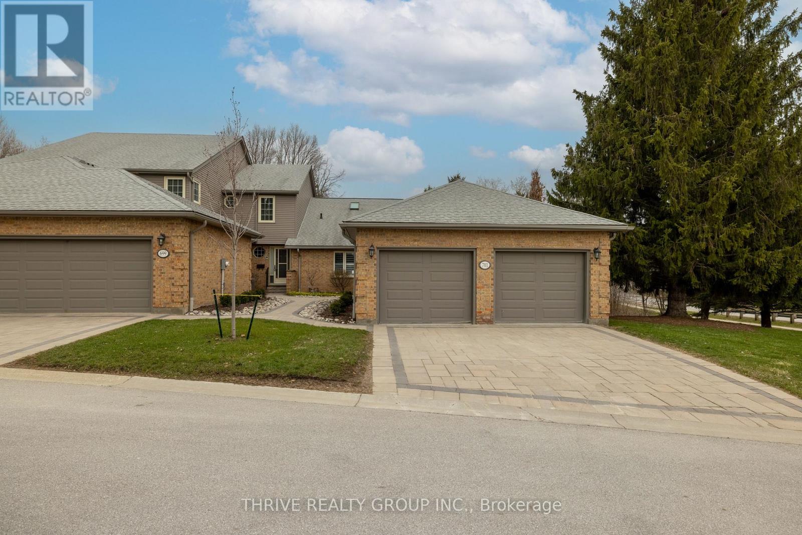 25 - 701 LANSDOWNE AVENUE, Woodstock (Woodstock - North)