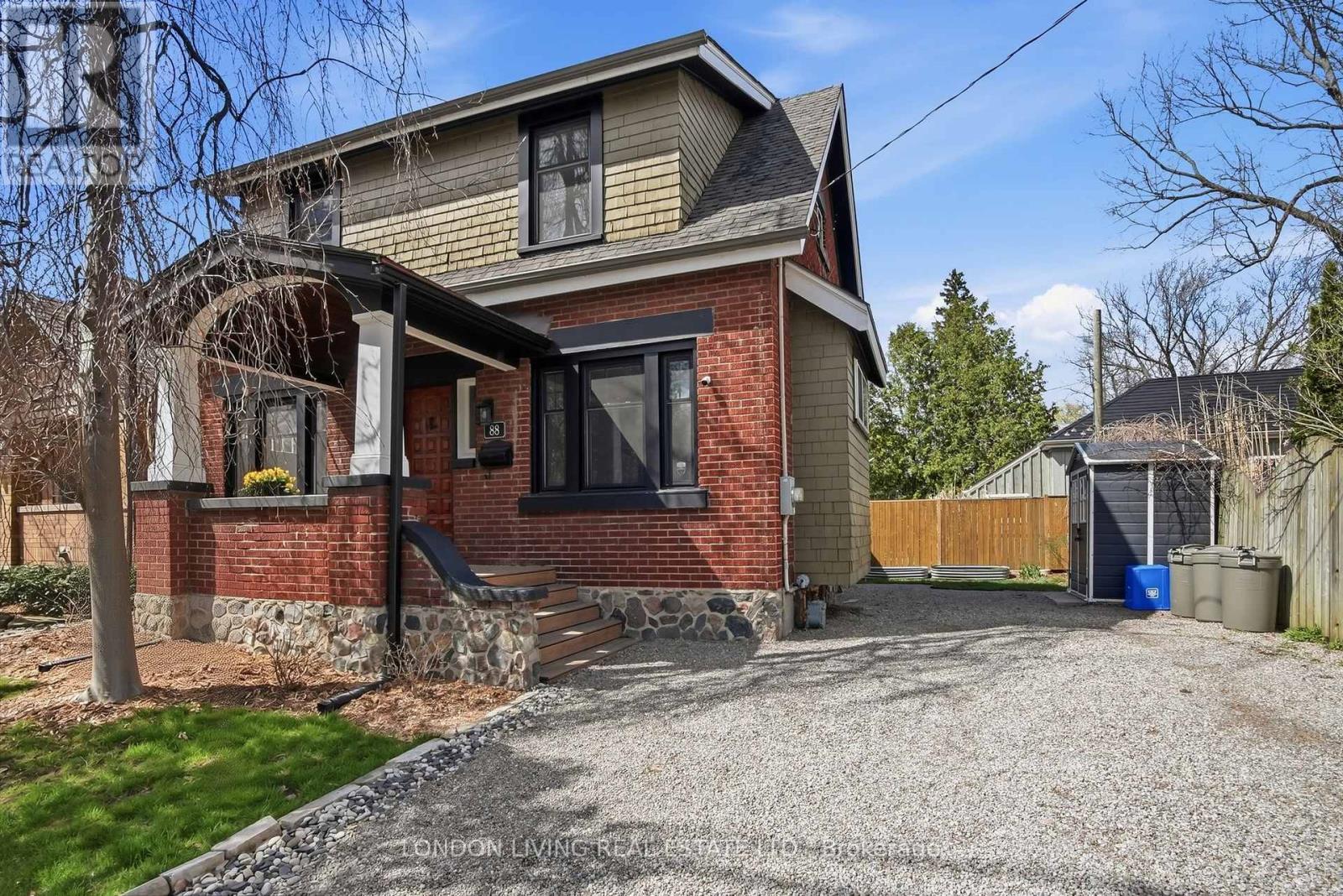 88 TECUMSEH AVENUE E, London South (South F)