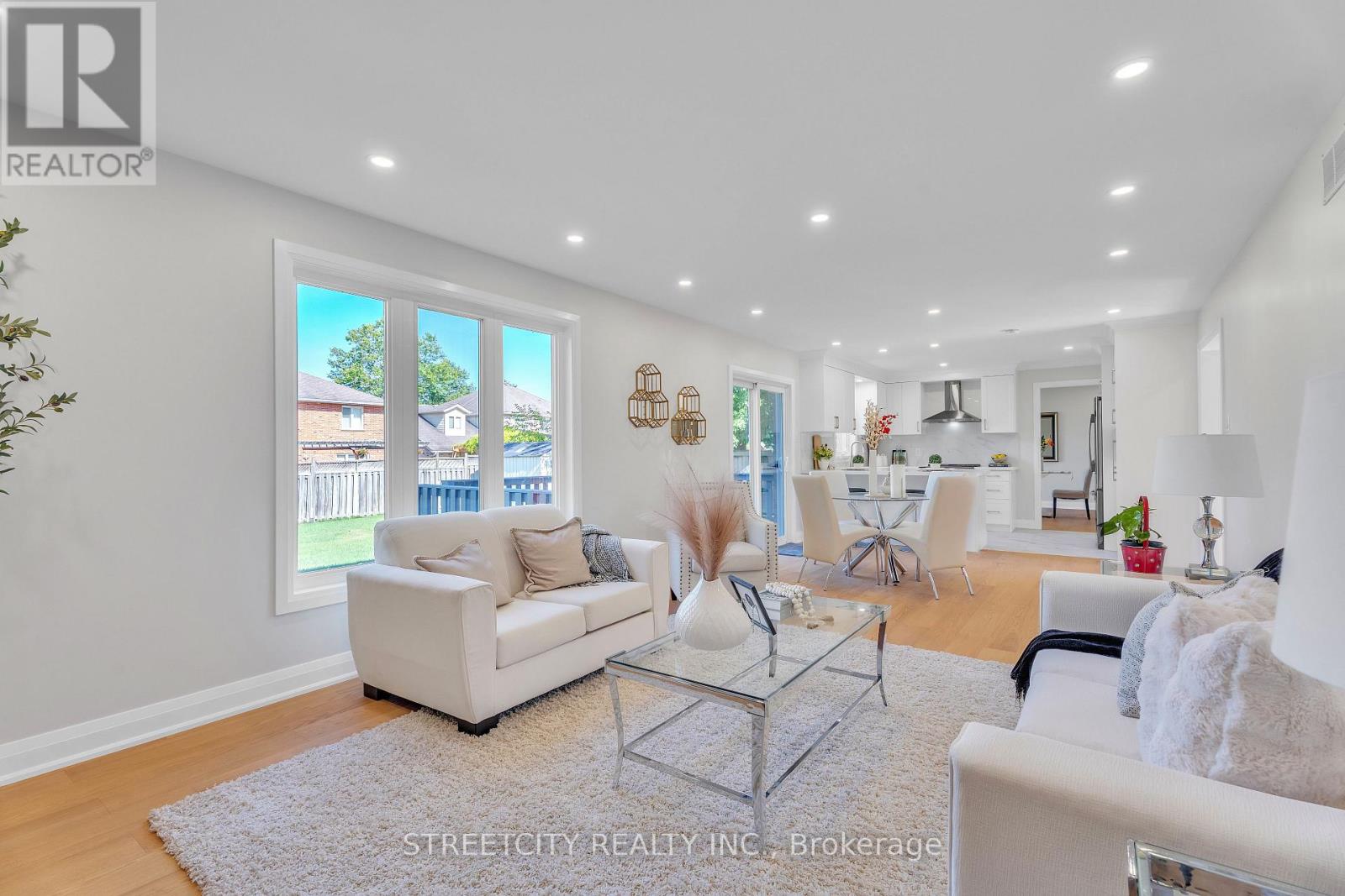 26 GRASMERE CRESCENT, London North (North A)