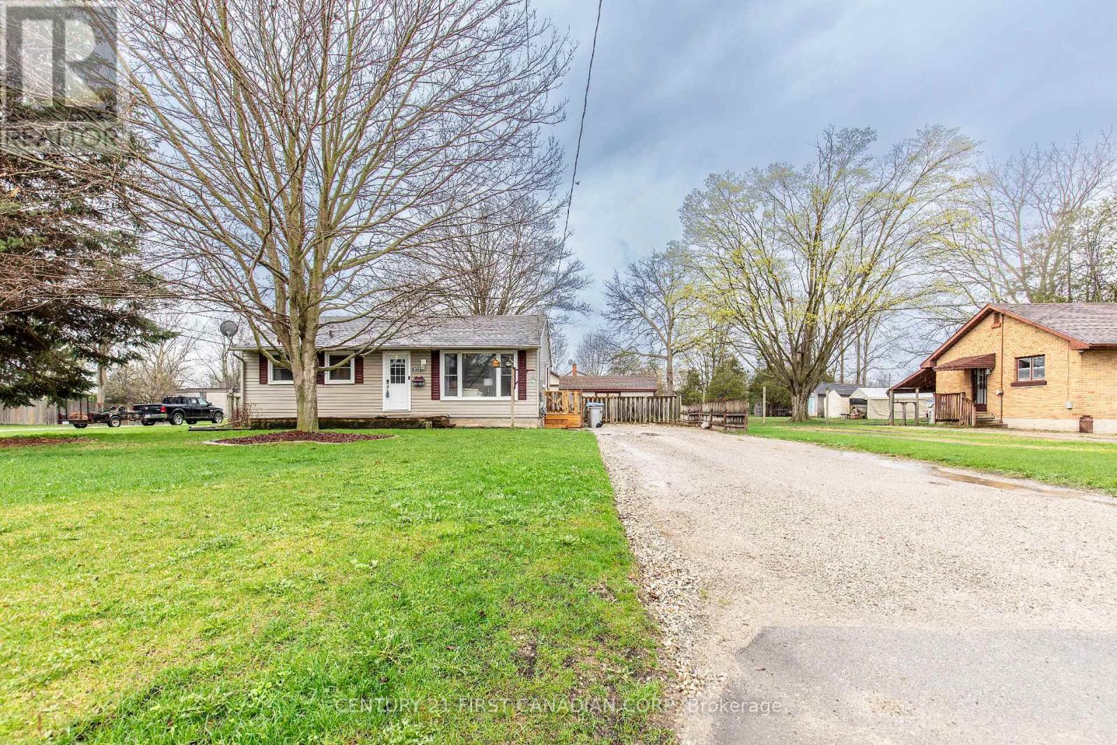 232 QUEEN STREET, Strathroy-Caradoc (SE)