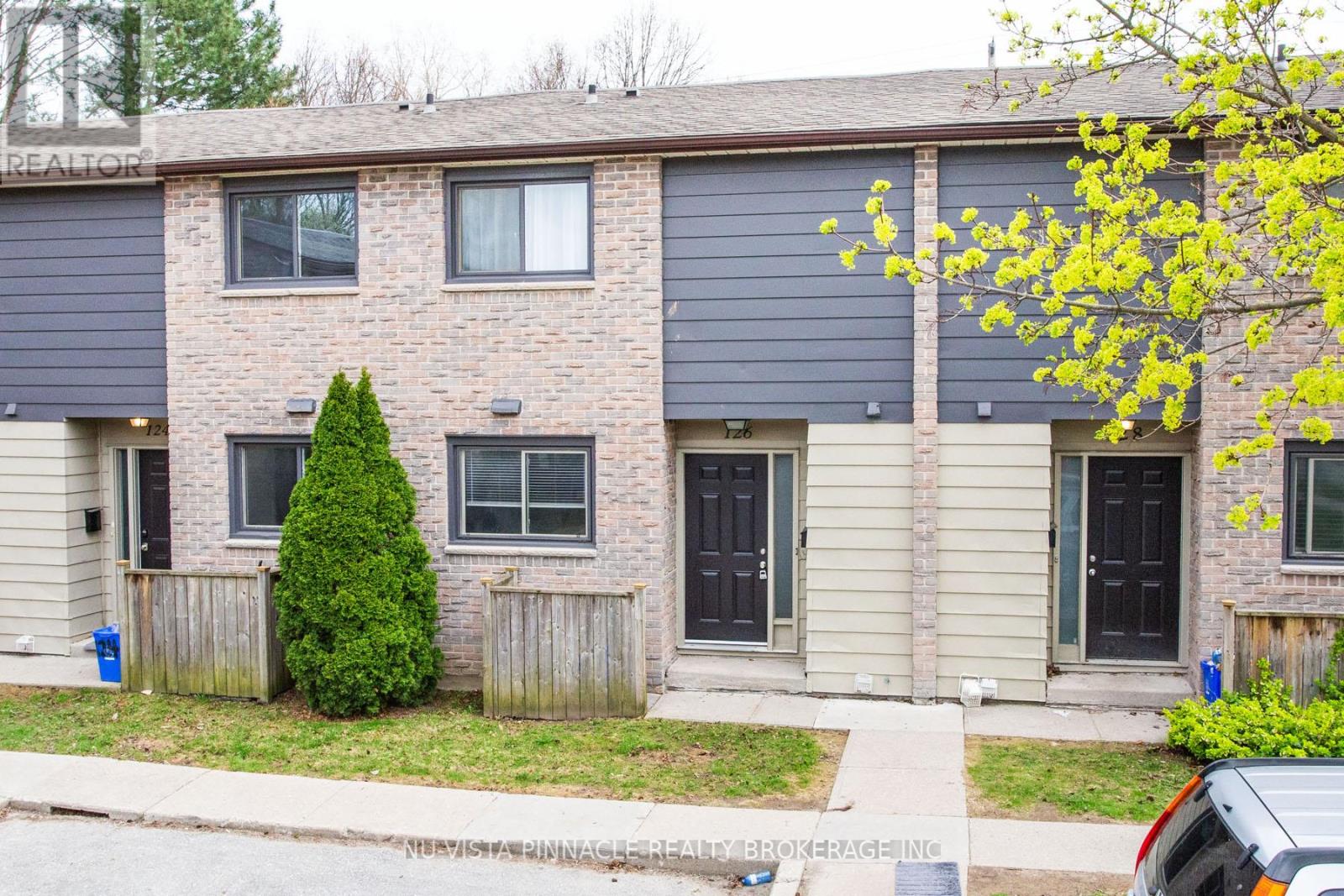 126 - 40 SUMMIT AVENUE, London North (North N)