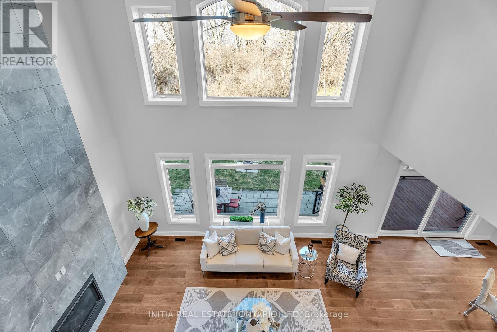 1375 DYER CRESCENT, London North (North S)