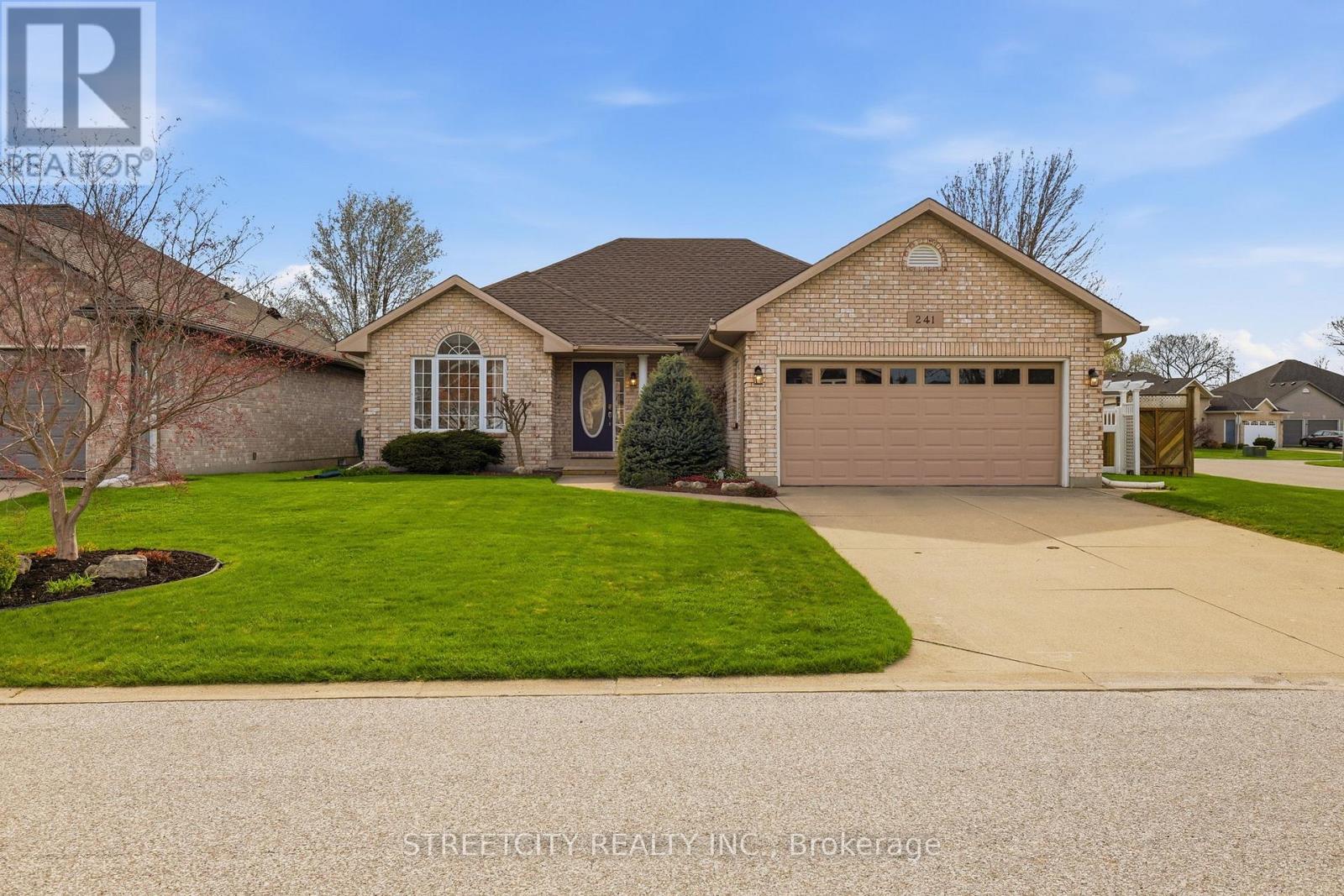 241 CANADORE COURT, Sarnia