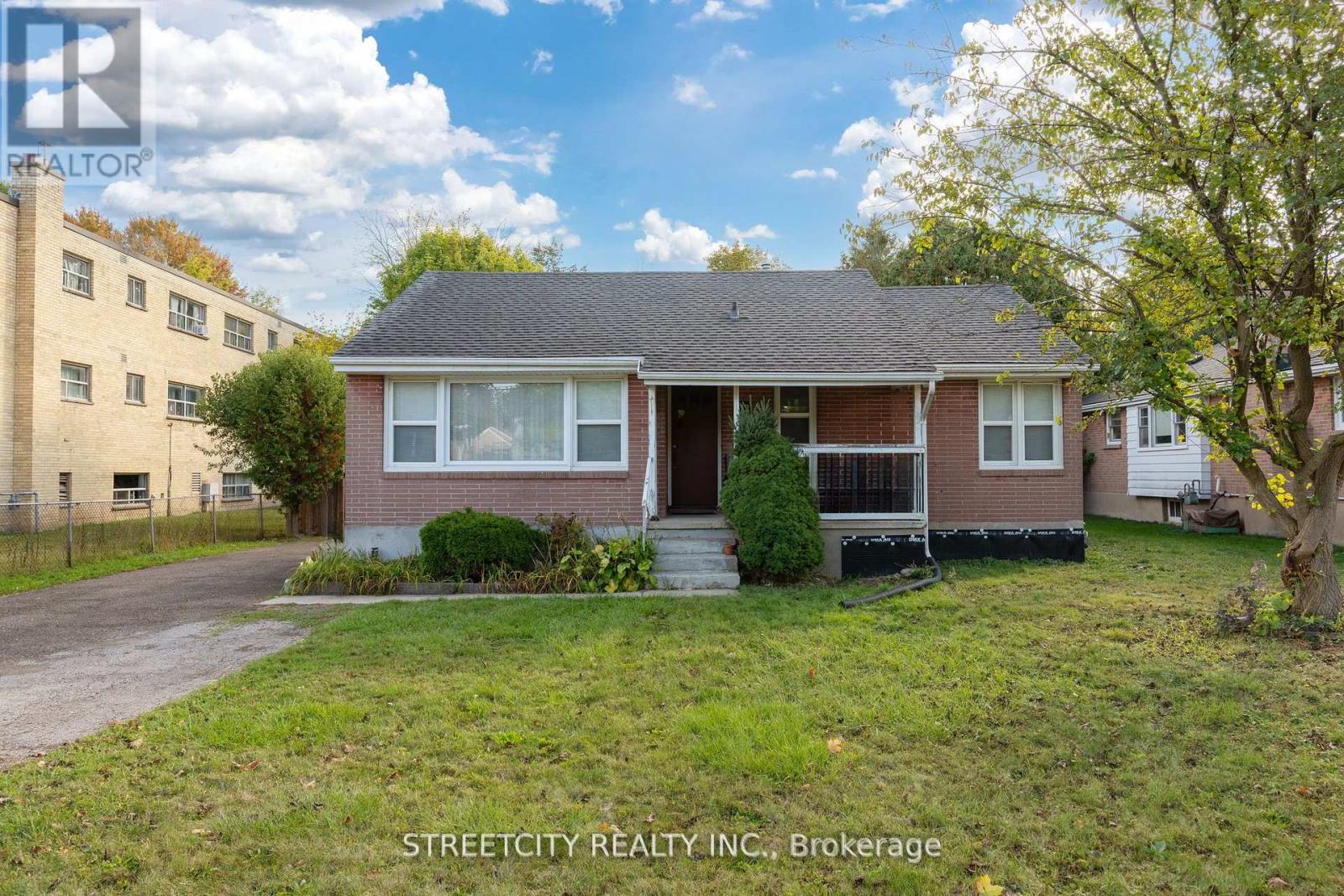 312 FAIRVIEW AVENUE, London South (South H)