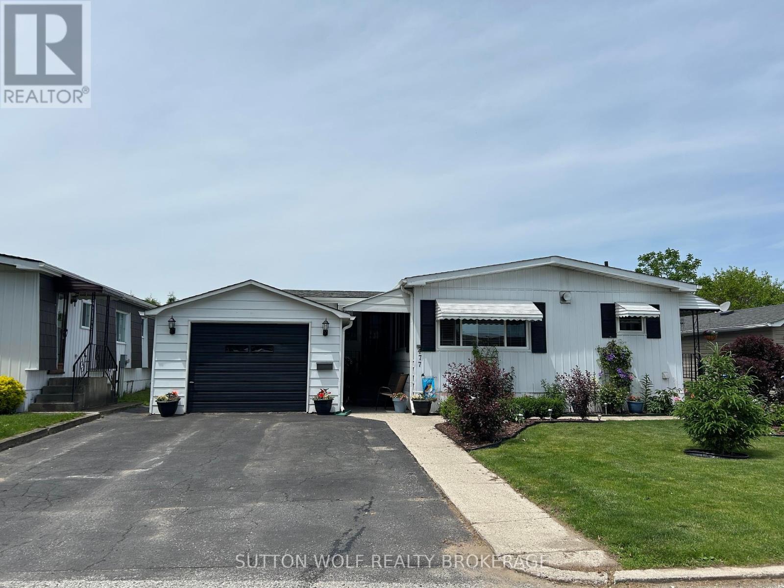 477 RICHARD CRESCENT, Strathroy-Caradoc (SW)