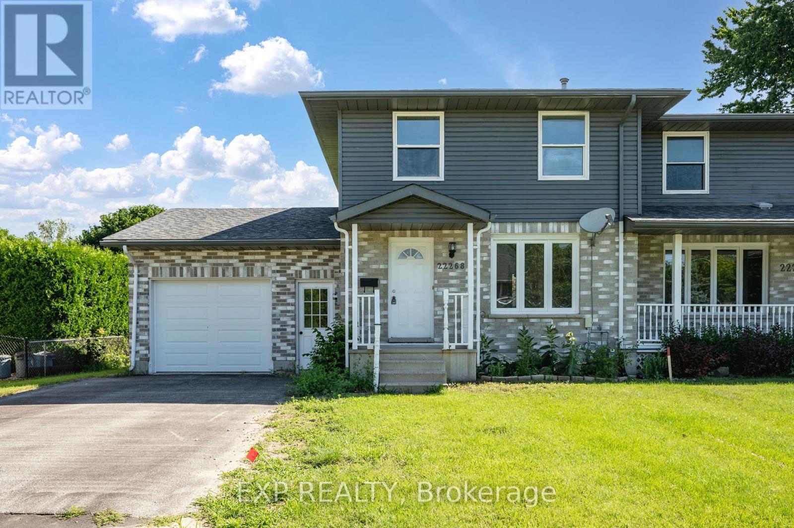 22268 ADELAIDE STREET, Strathroy-Caradoc (Mount Brydges)