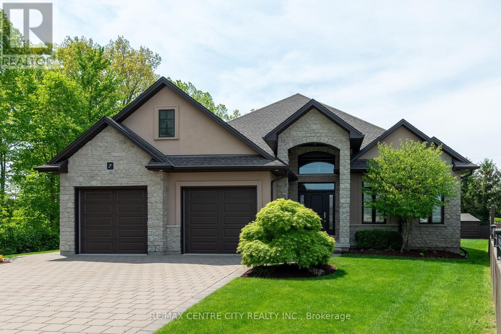 7 DRAKE COURT, Strathroy-Caradoc (SW)