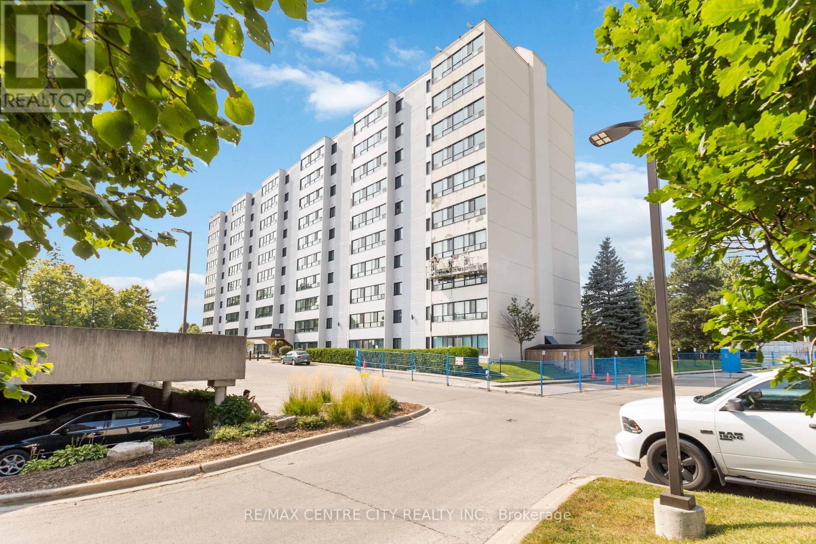 502 - 600 GRENFELL DRIVE, London