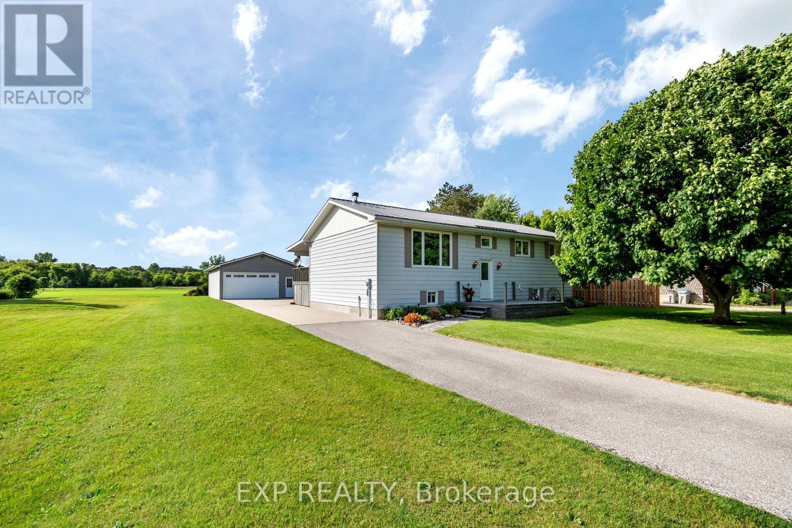 8288 BURWELL ROAD, Lambton Shores (Port Franks)