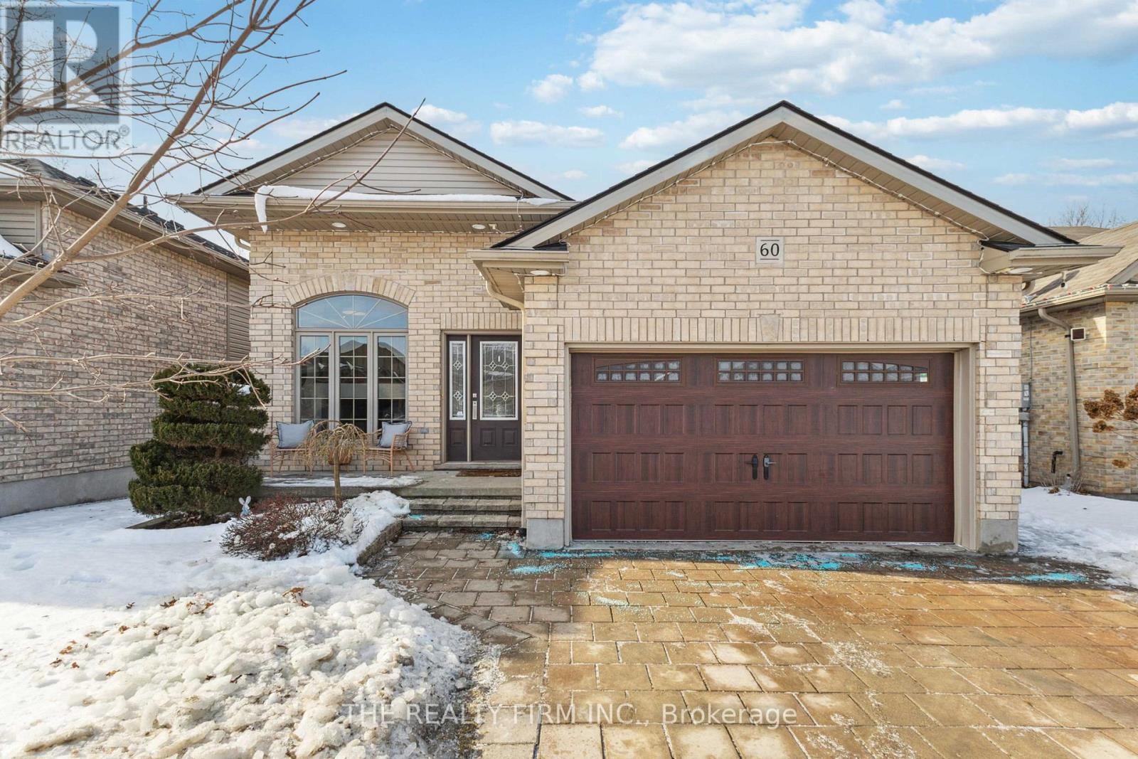 60 BRIDLE PATH, Strathroy-Caradoc (SW)