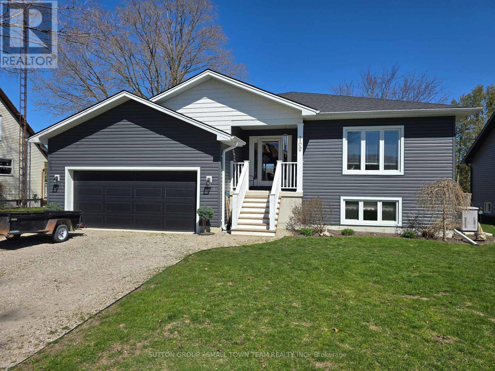 162 ROLAND STREET, South Huron (Stephen)