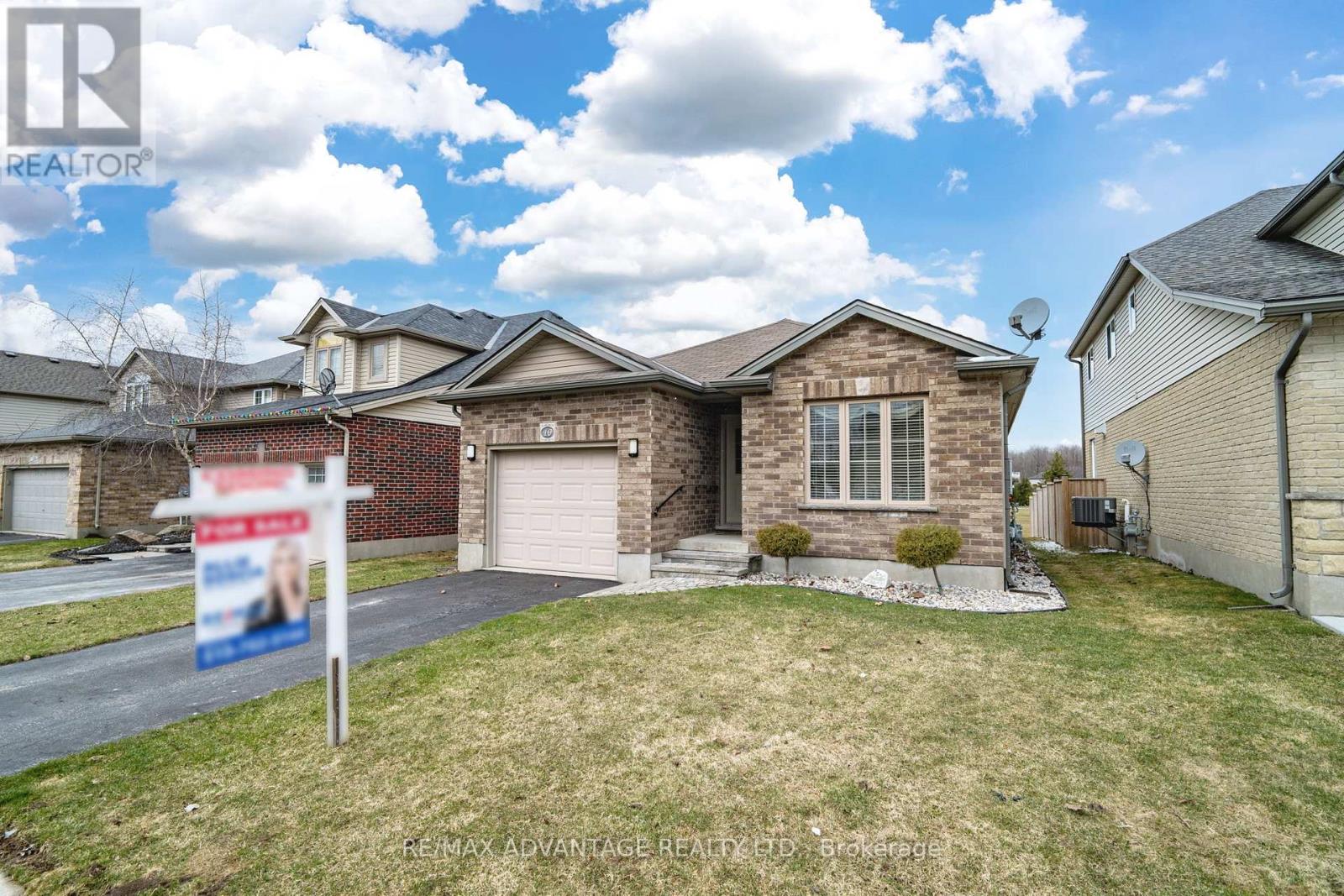 10 STONEFIELD GATE, Middlesex Centre (Ilderton)