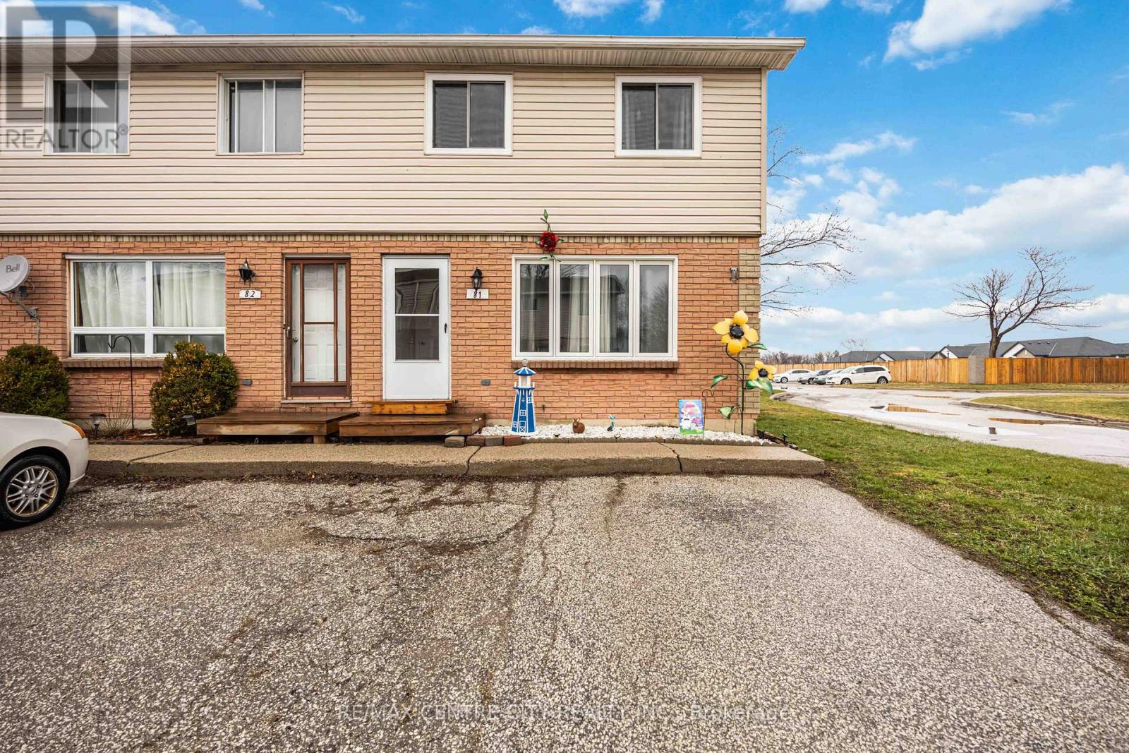 81 - 348 CAMERON STREET, St. Clair