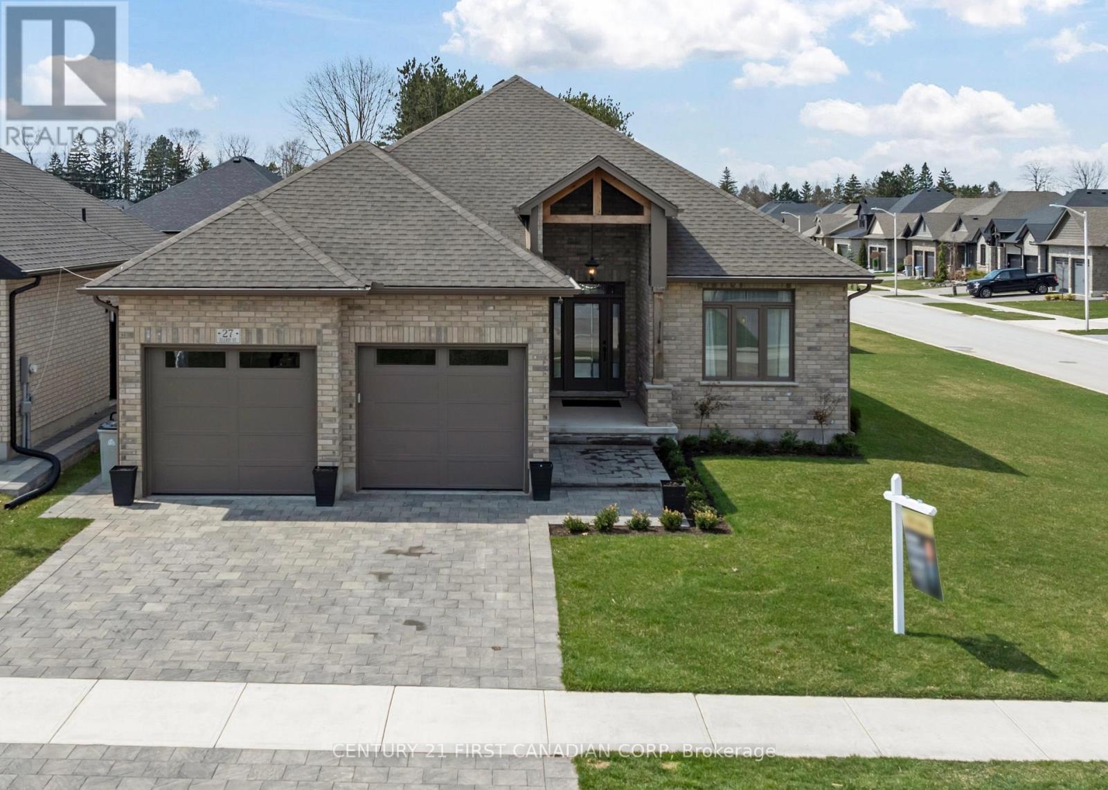 27 ELLIOT STREET, Strathroy-Caradoc (SE)