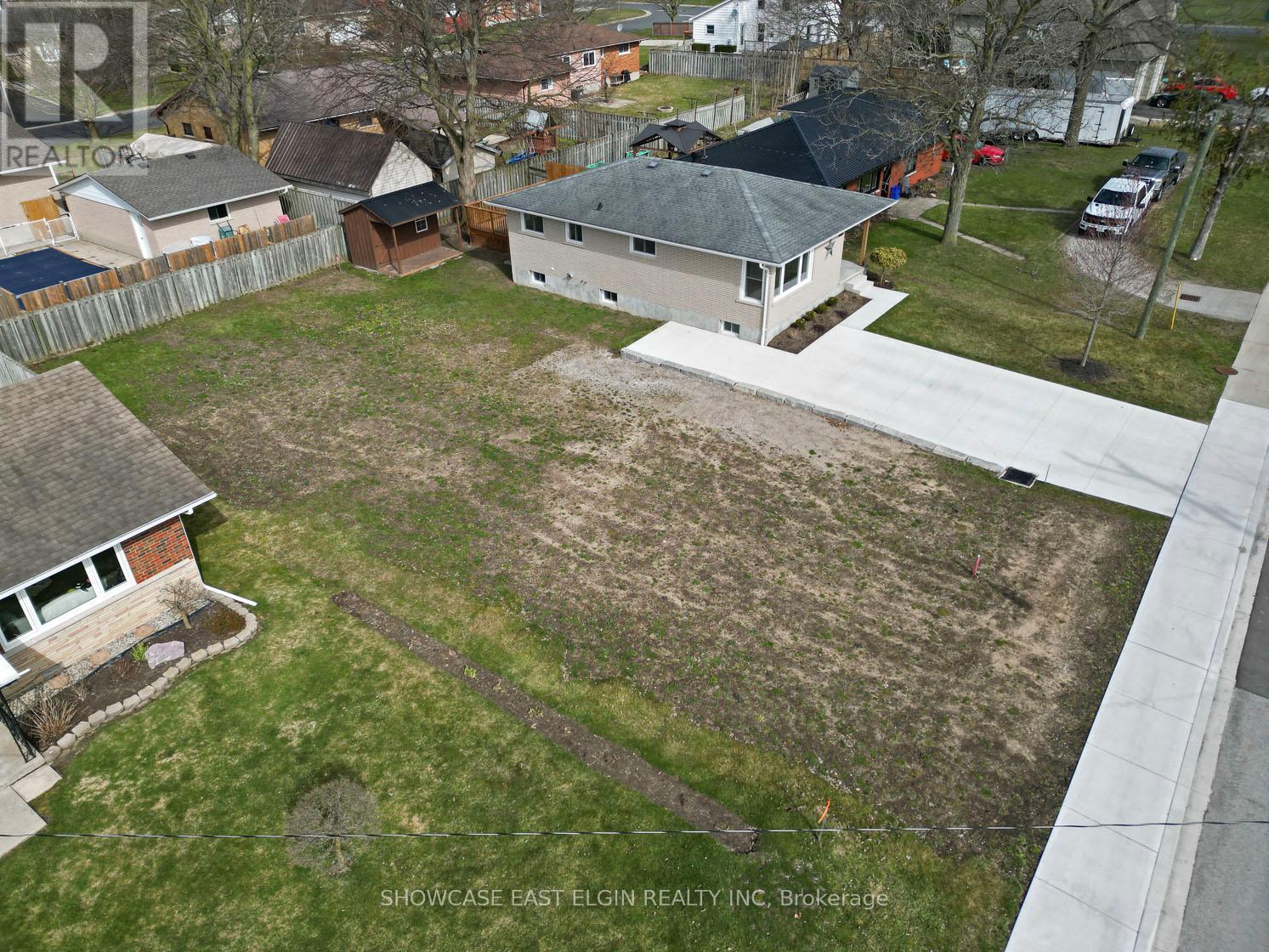 212 CAVERLY ROAD, Aylmer