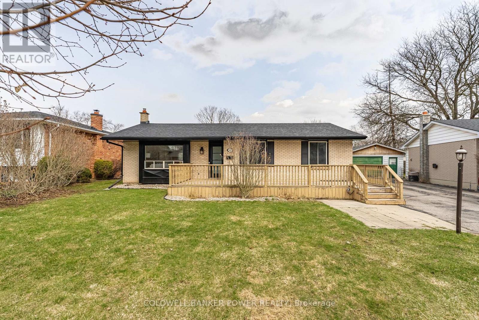 107 TWEED CRESCENT, London North (North H)