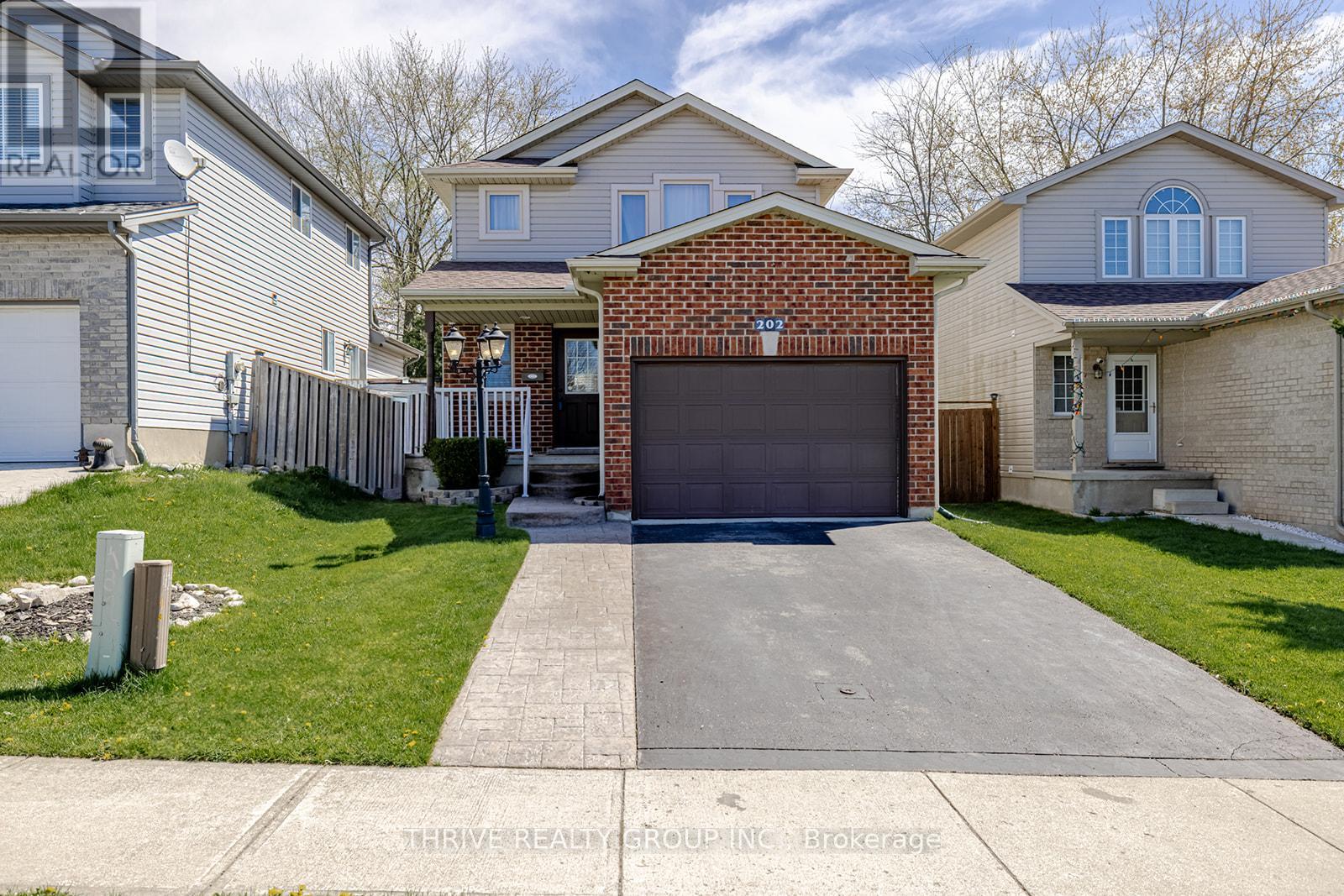 202 CRIMSON CRESCENT, London East (East O)