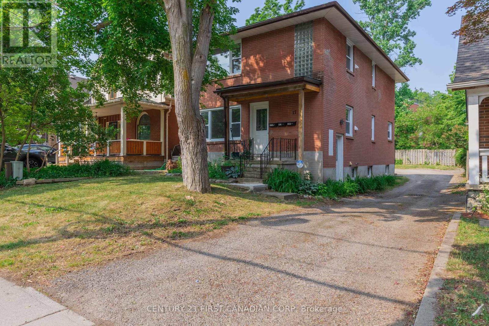 17 CARFRAE CRESCENT, London South (South F)