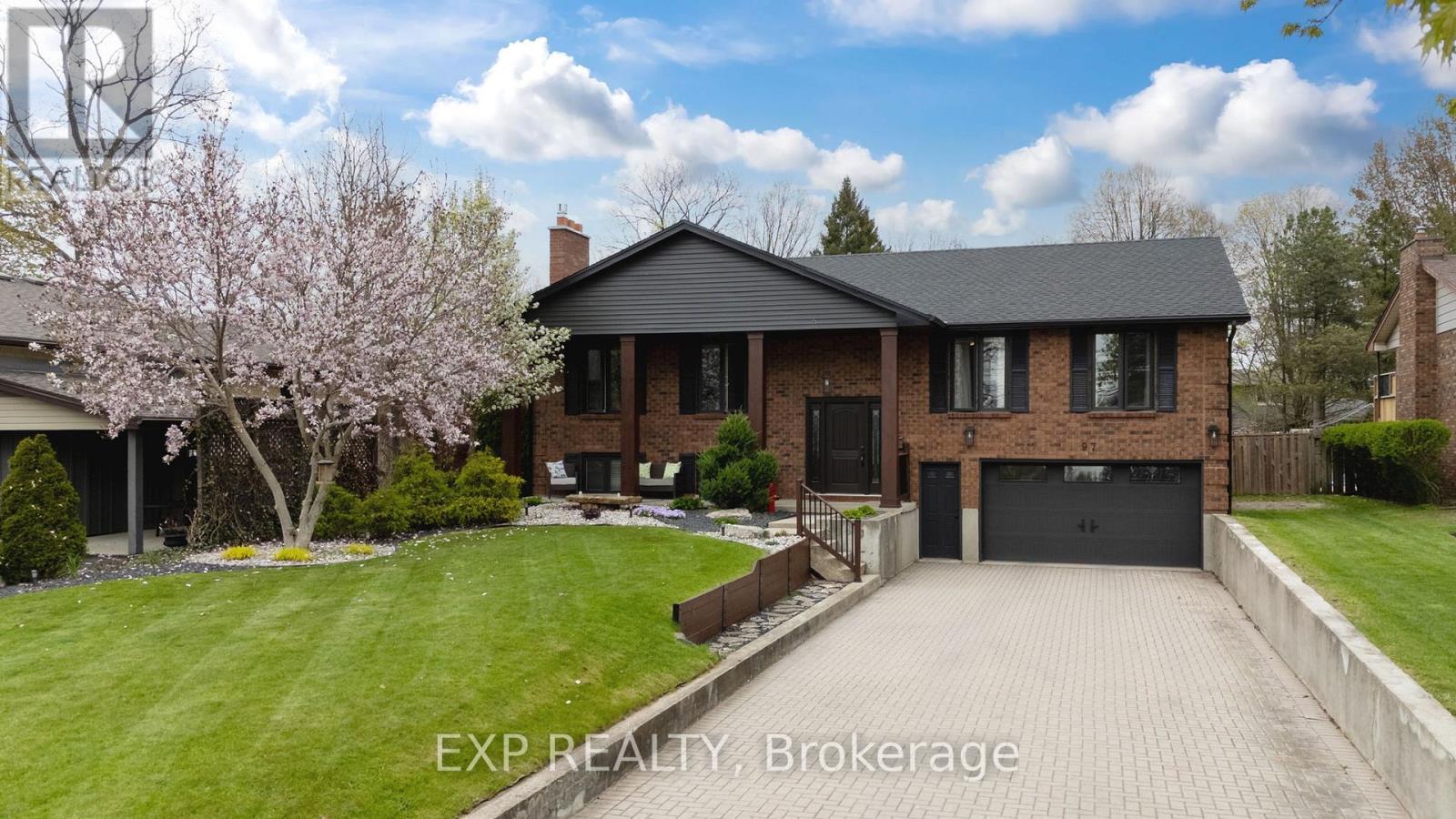 97 KITTRIDGE AVENUE E, Strathroy Caradoc (NE)
