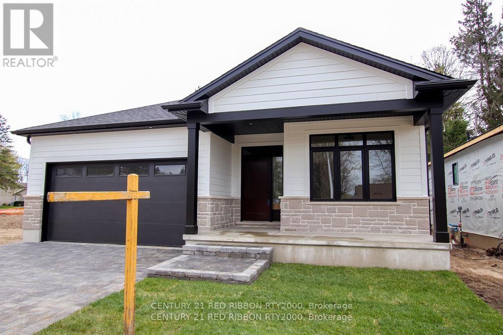 6 - 430 HEAD STREET N, Strathroy-Caradoc (NE)