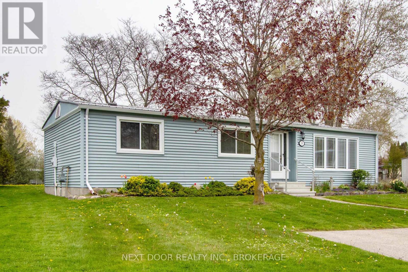 195 PEBBLE BEACH PARKWAY, South Huron (Stephen Twp)