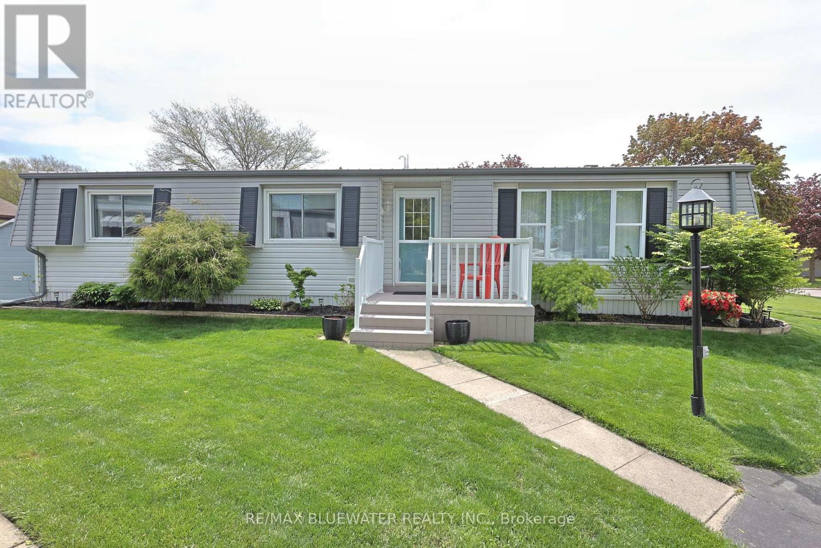 209 BILTMORE DRIVE, South Huron (Stephen)