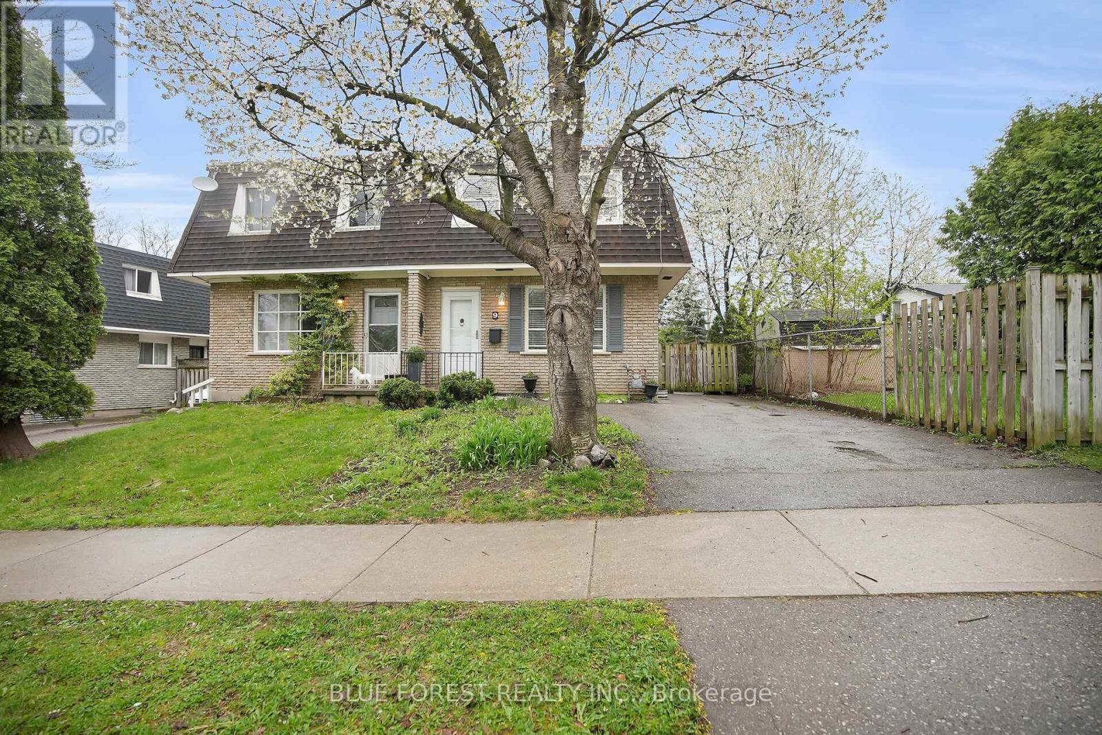 9 ARDSLEY ROAD, London North (North I)
