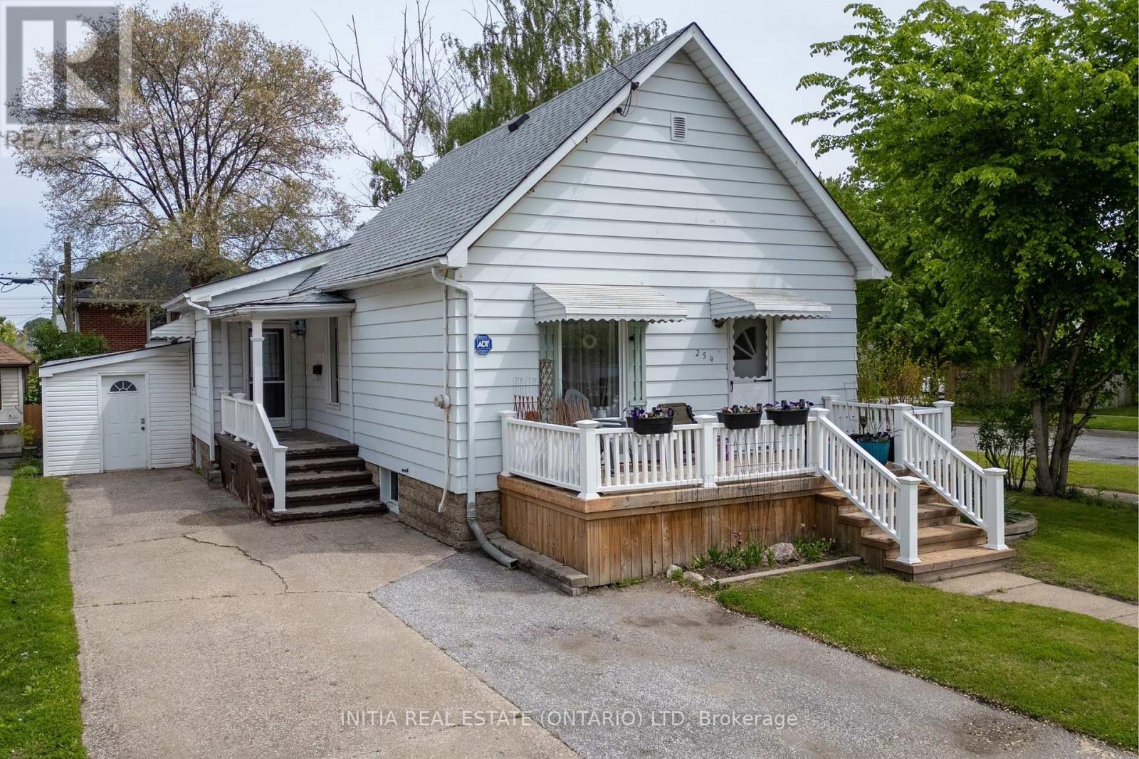 254 DURAND STREET, Sarnia