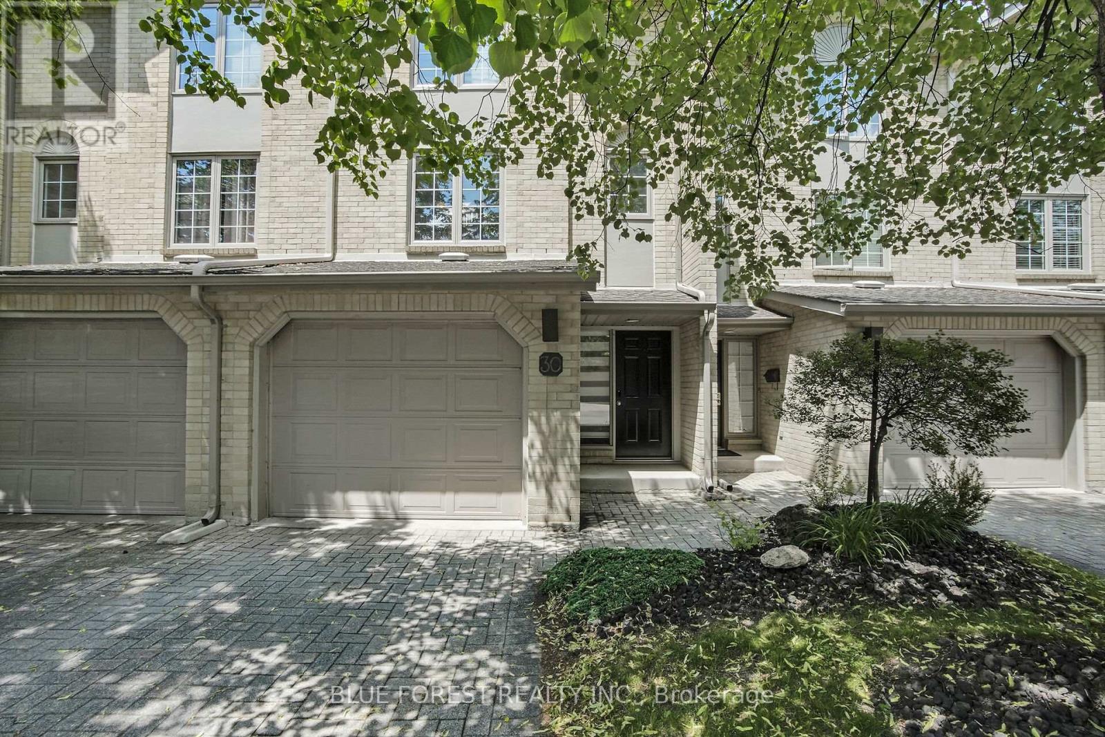 30 - 1399 COMMISSIONERS ROAD W, London South (South B)